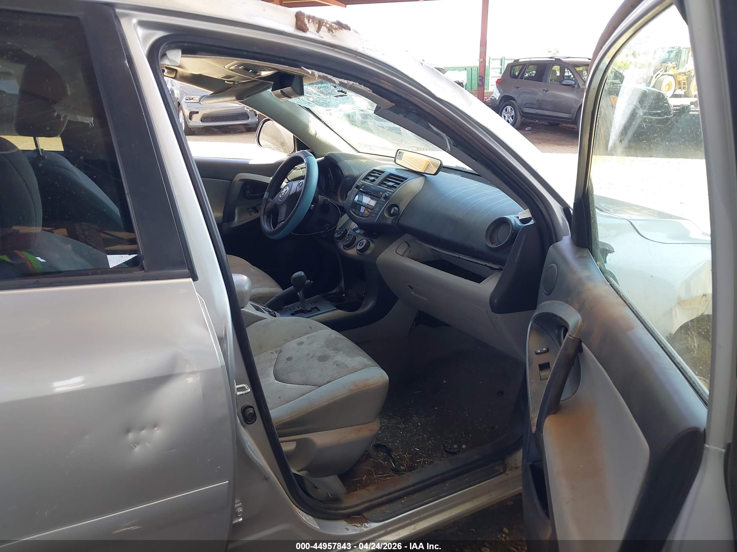 2011 Toyota Rav4 Silver vin: 2T3ZF4DV8BW069181
