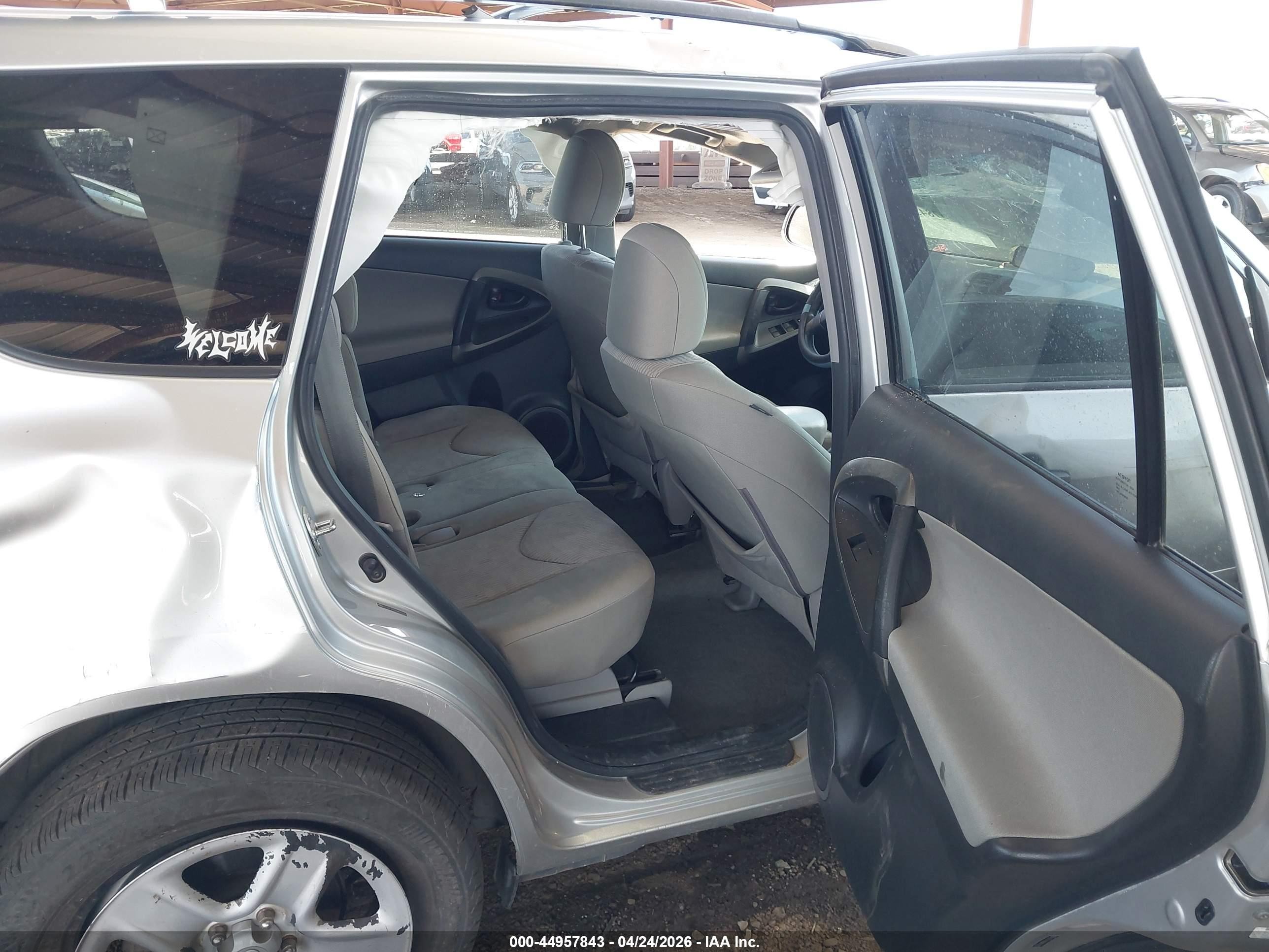 2011 Toyota Rav4 Silver vin: 2T3ZF4DV8BW069181