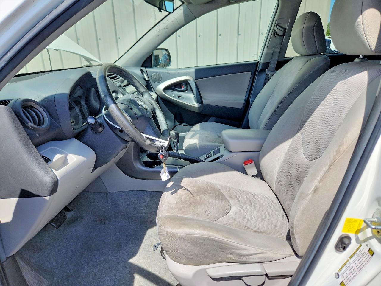 2011 Toyota Rav4 Base White vin: 2T3ZF4DV8BW081573