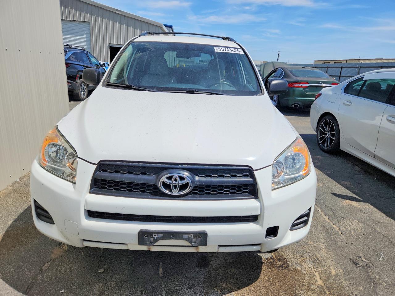 2011 Toyota Rav4 Base White vin: 2T3ZF4DV8BW081573