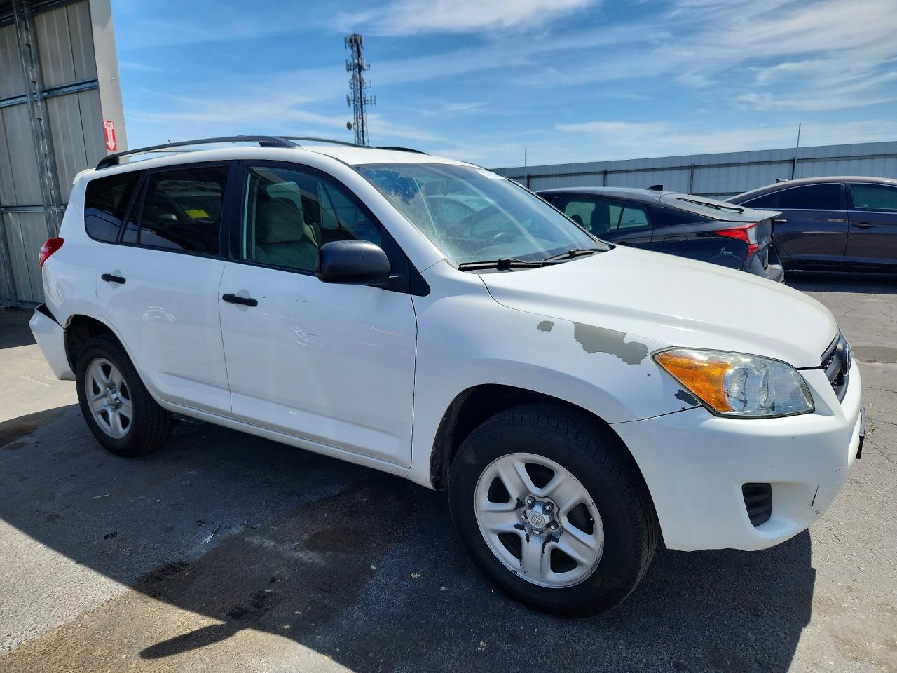 2011 Toyota Rav4 Base White vin: 2T3ZF4DV8BW081573
