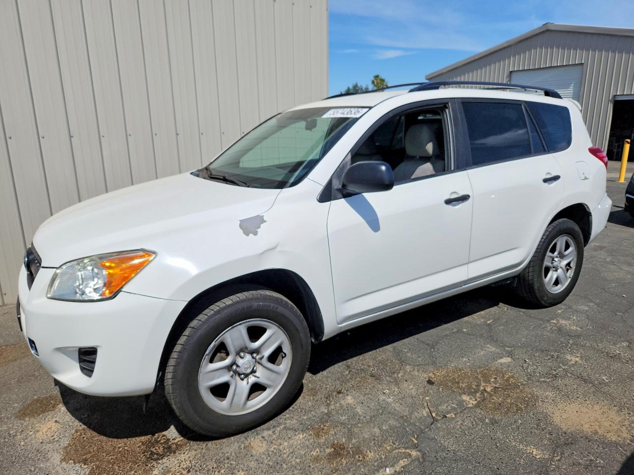 2011 Toyota Rav4 Base White vin: 2T3ZF4DV8BW081573