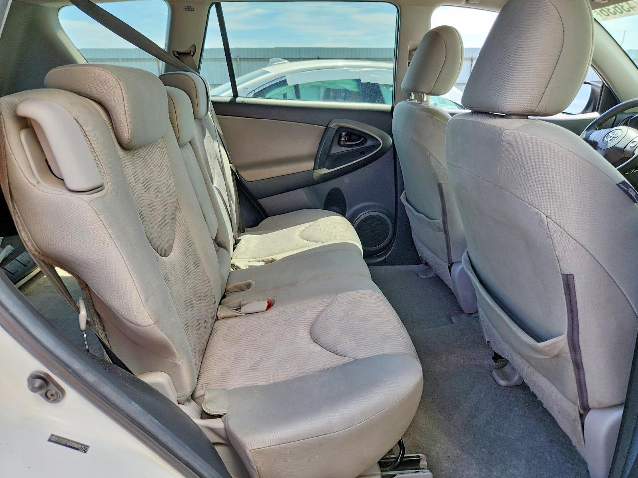 2011 Toyota Rav4 Base White vin: 2T3ZF4DV8BW081573