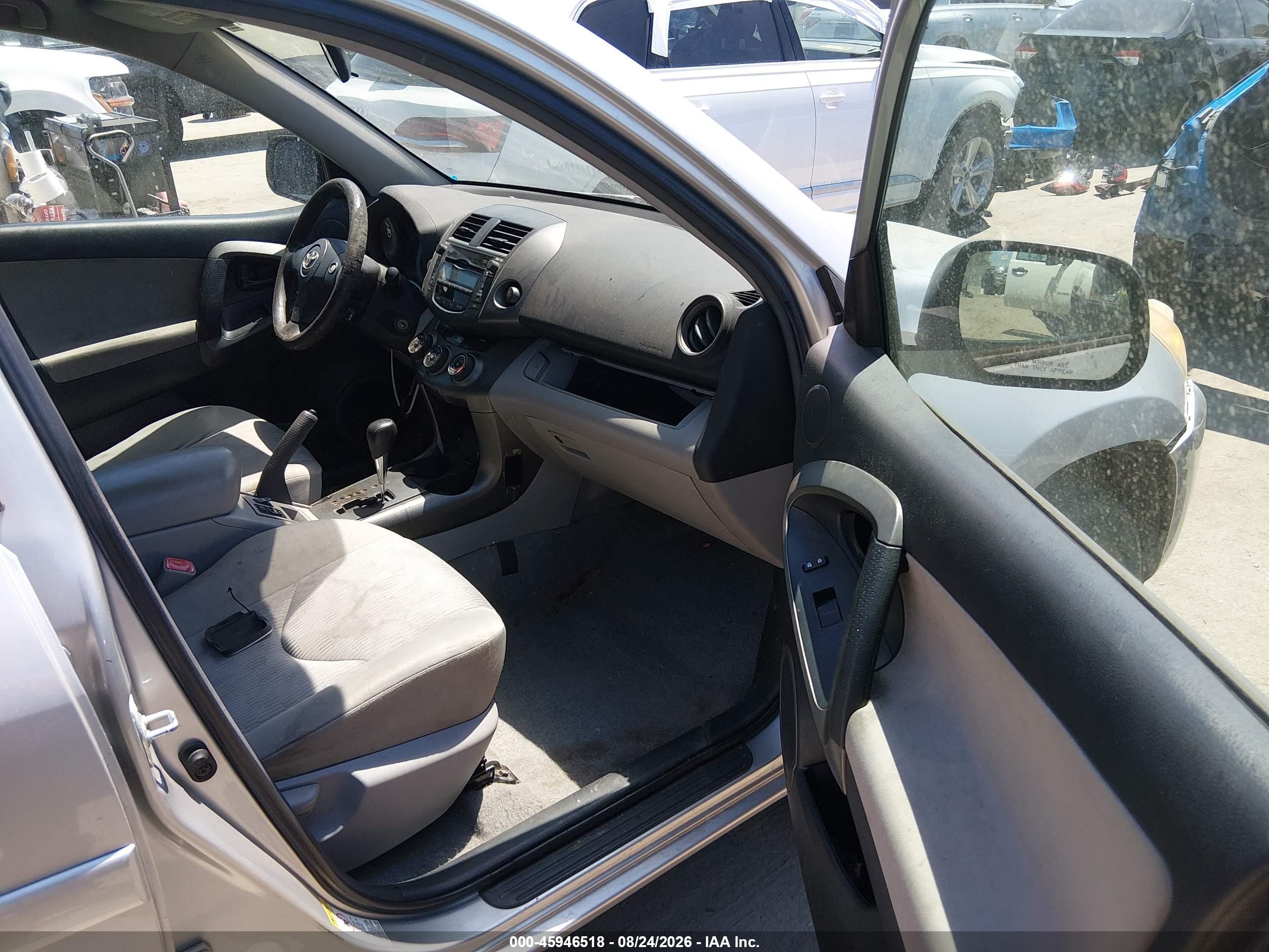 2011 Toyota Rav4   Silver vin: 2T3ZF4DV8BW089138