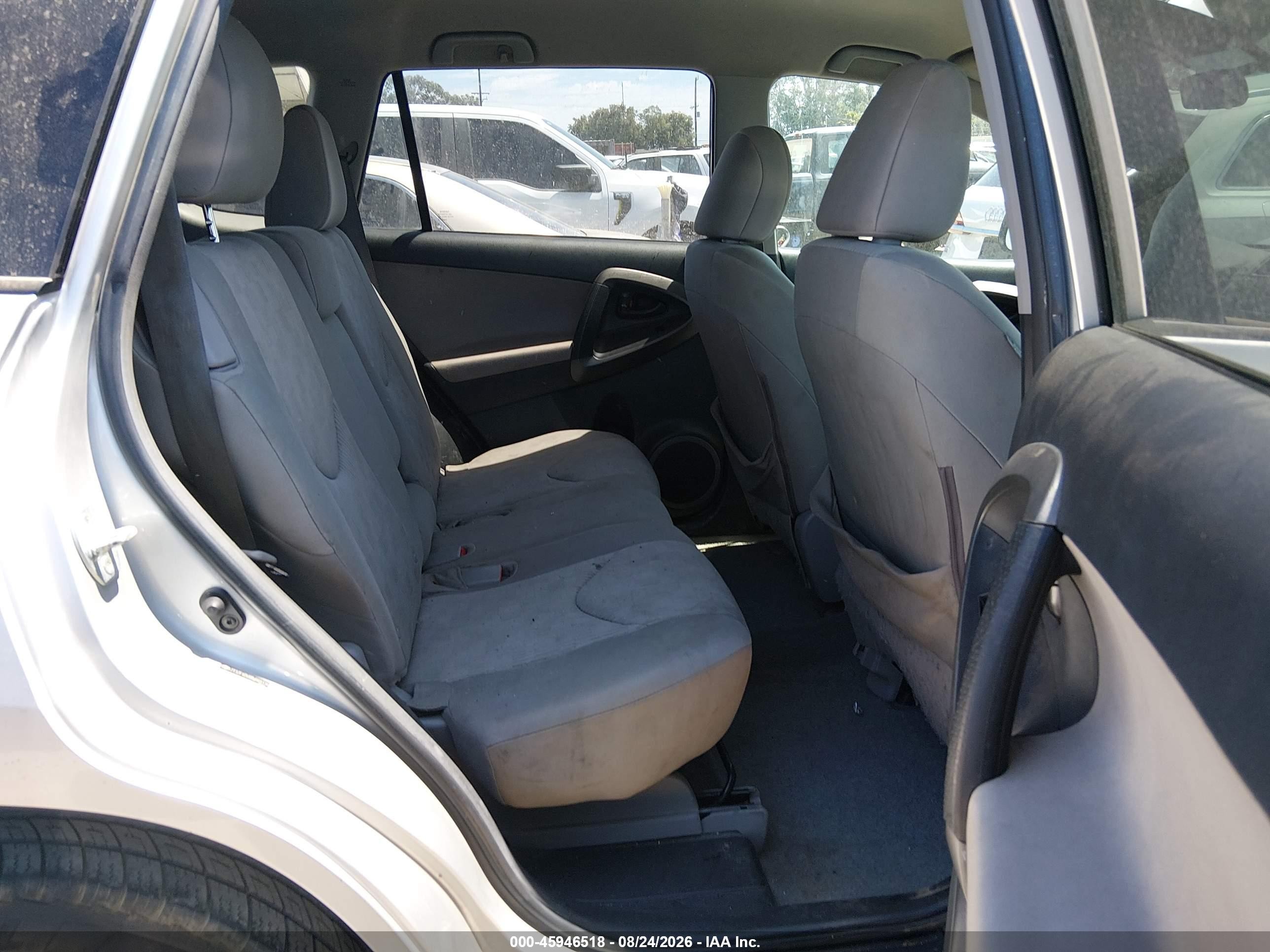 2011 Toyota Rav4   Silver vin: 2T3ZF4DV8BW089138