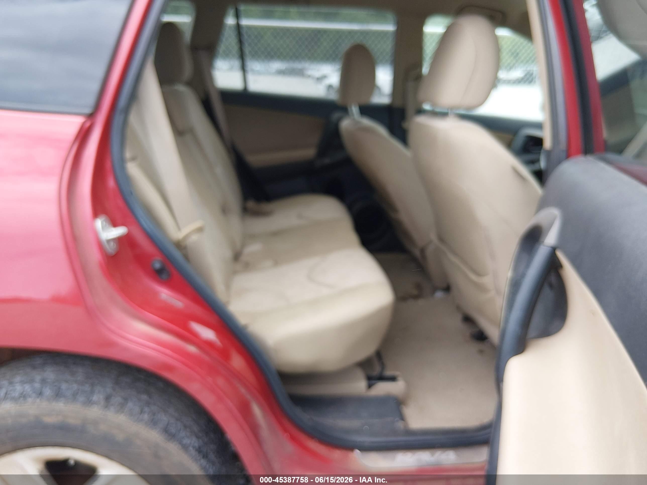 2011 Toyota Rav4   Red vin: 2T3ZF4DV8BW096879