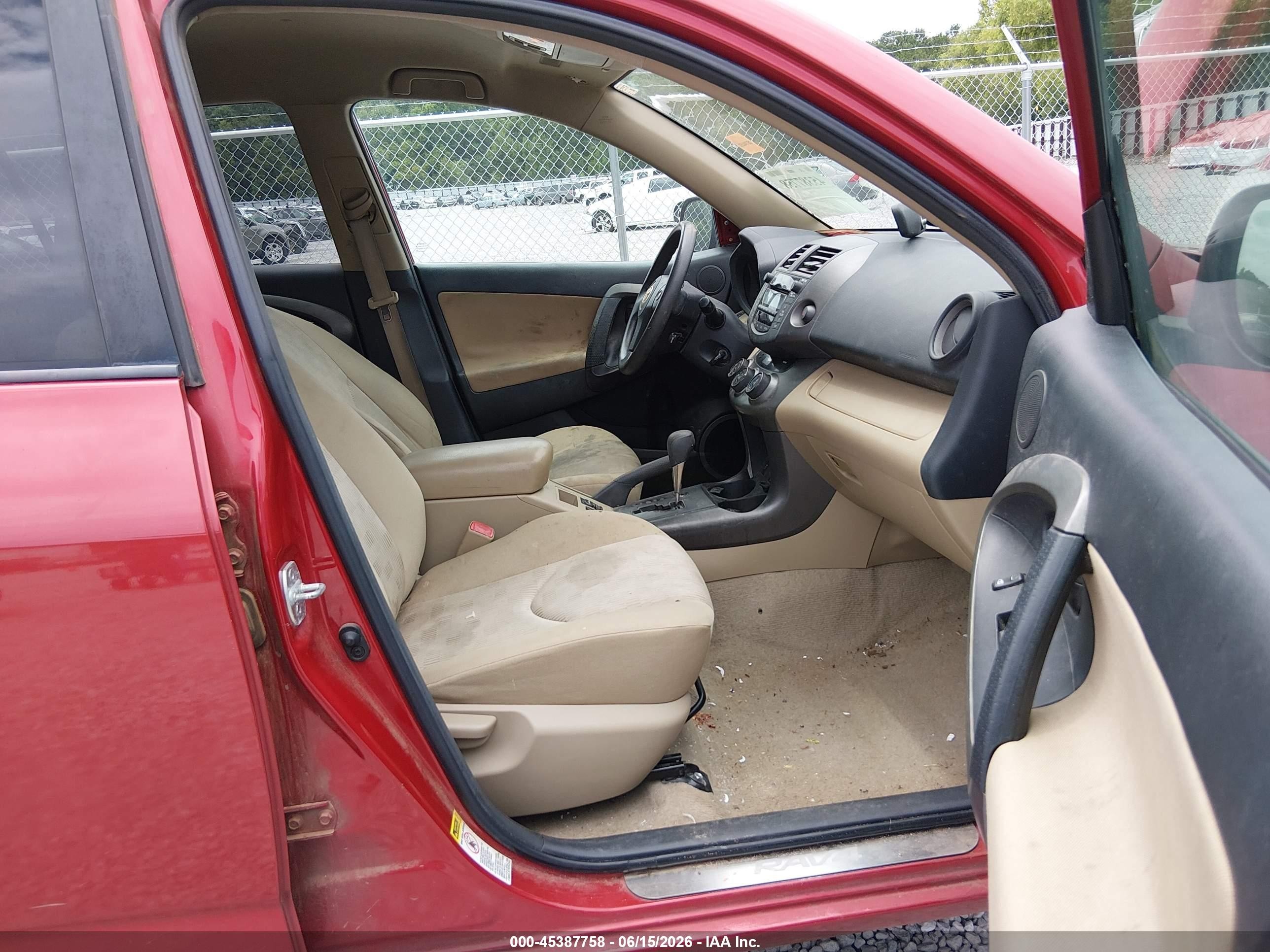 2011 Toyota Rav4   Red vin: 2T3ZF4DV8BW096879