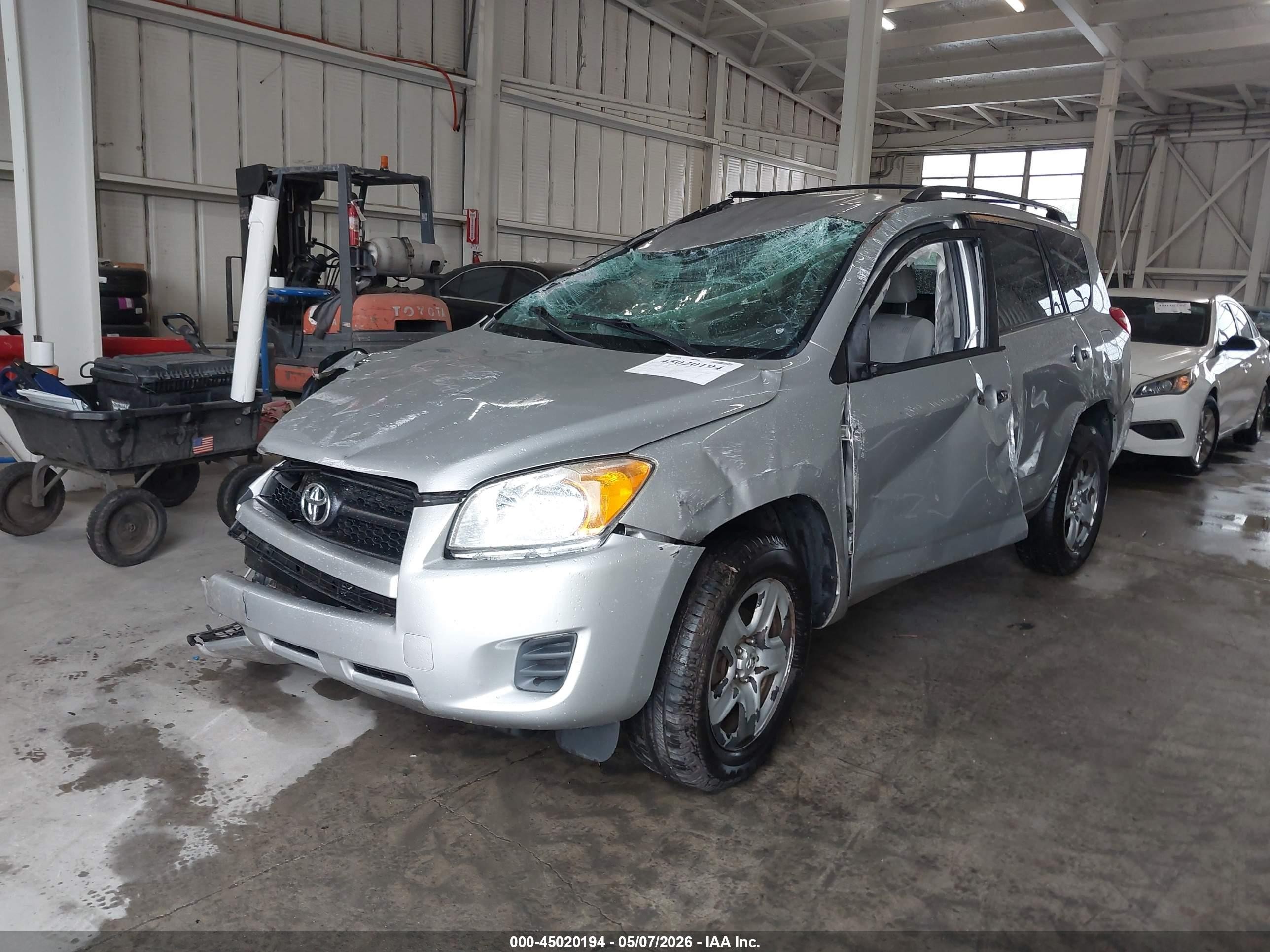 2011 Toyota Rav4   Silver vin: 2T3ZF4DV8BW098535
