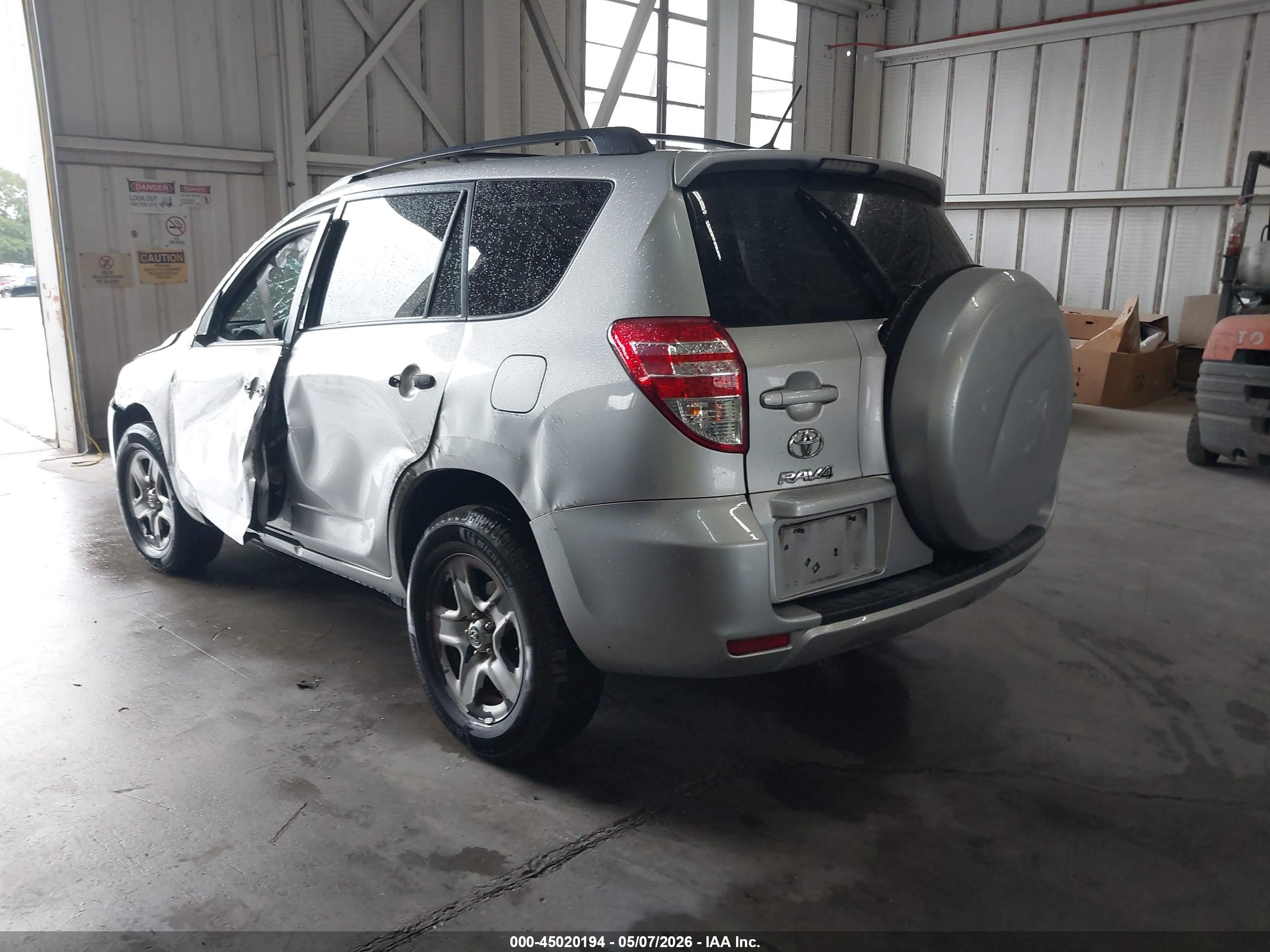 2011 Toyota Rav4   Silver vin: 2T3ZF4DV8BW098535
