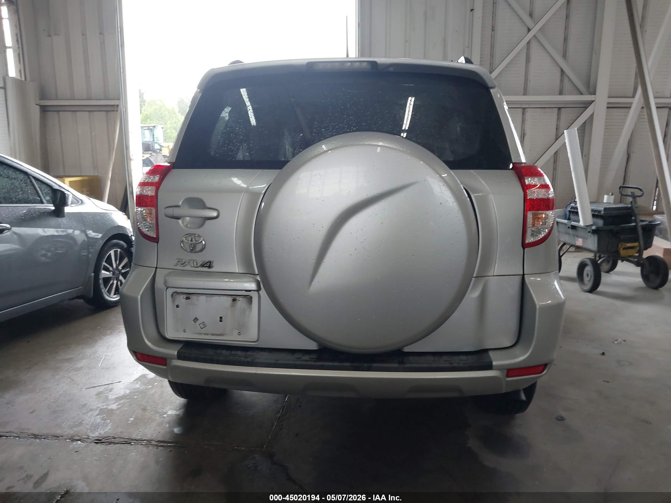 2011 Toyota Rav4   Silver vin: 2T3ZF4DV8BW098535