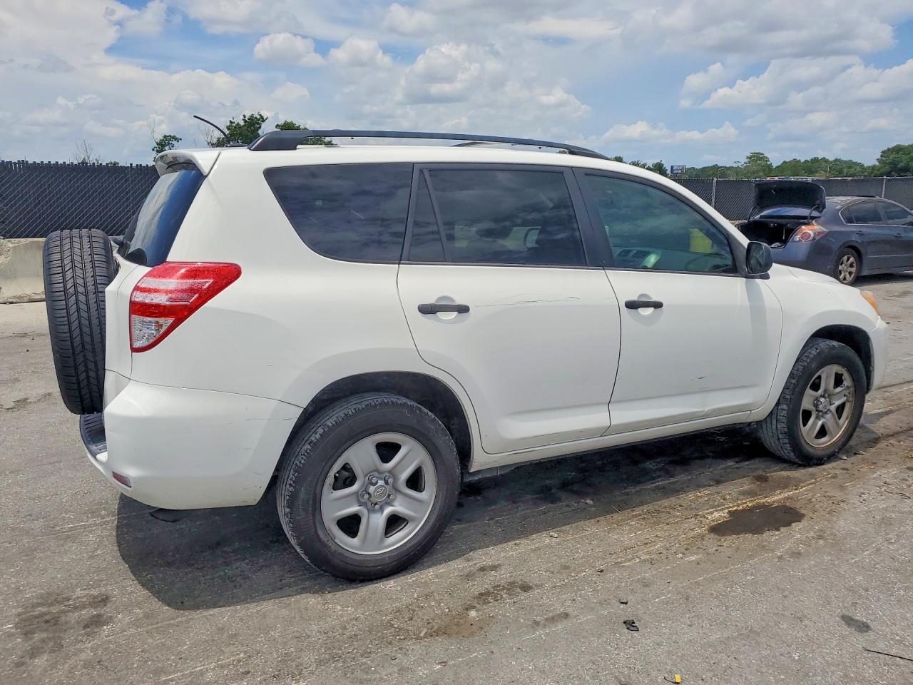2012 Toyota Rav4 Base White vin: 2T3ZF4DV8CW131258