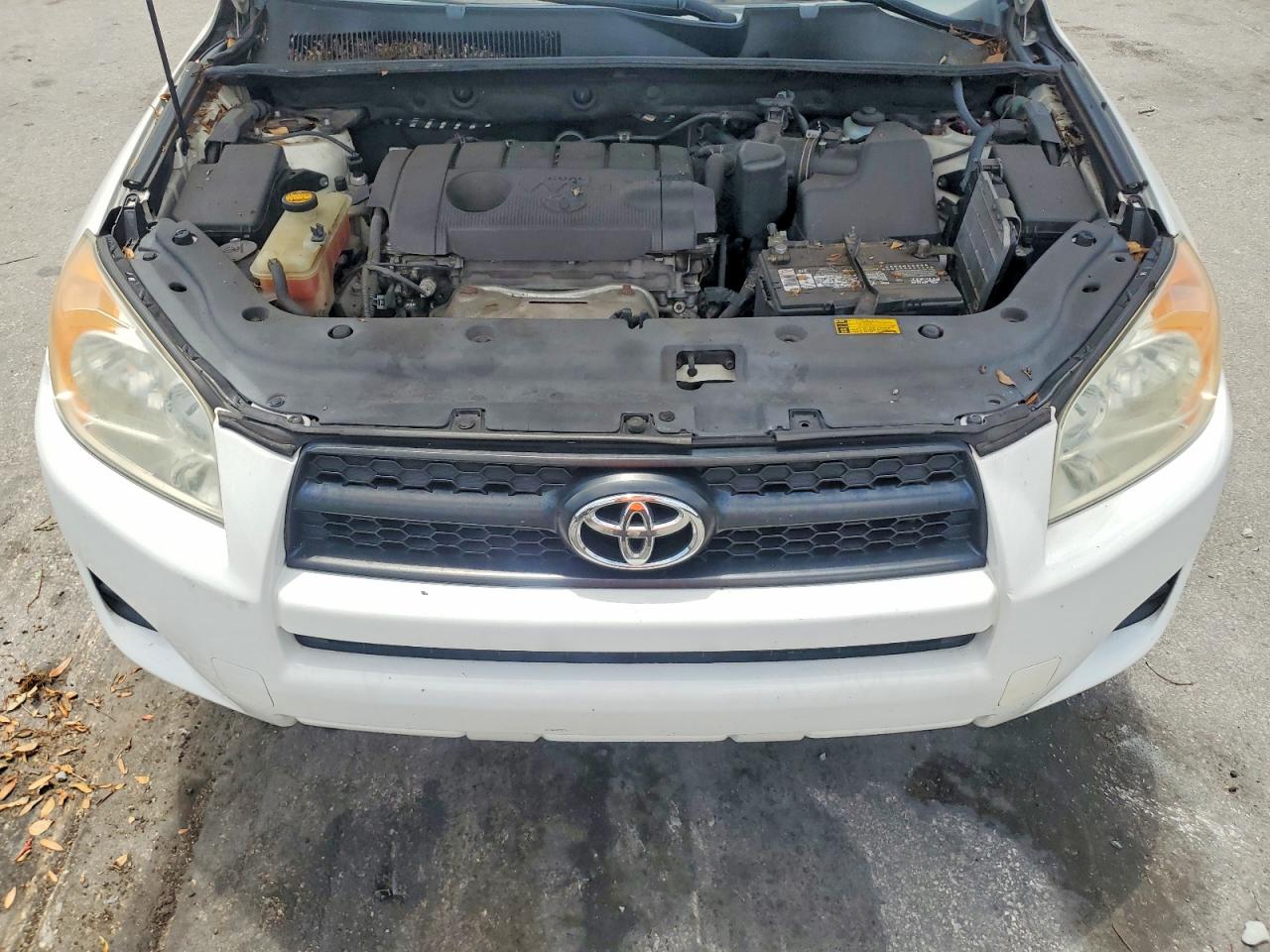 2012 Toyota Rav4 Base White vin: 2T3ZF4DV8CW131258