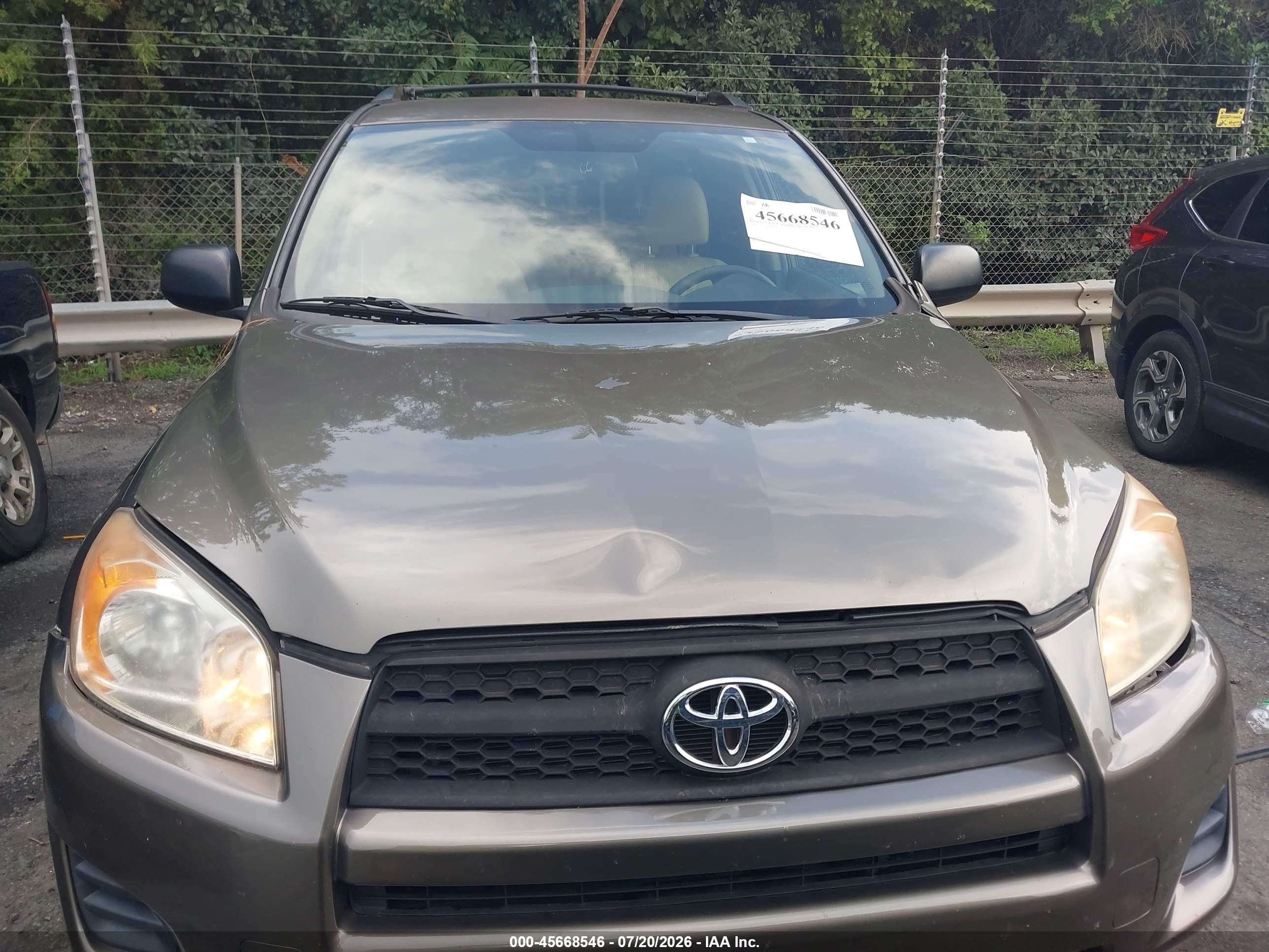 2011 Toyota Rav4   Gold vin: 2T3ZF4DV9BW055127