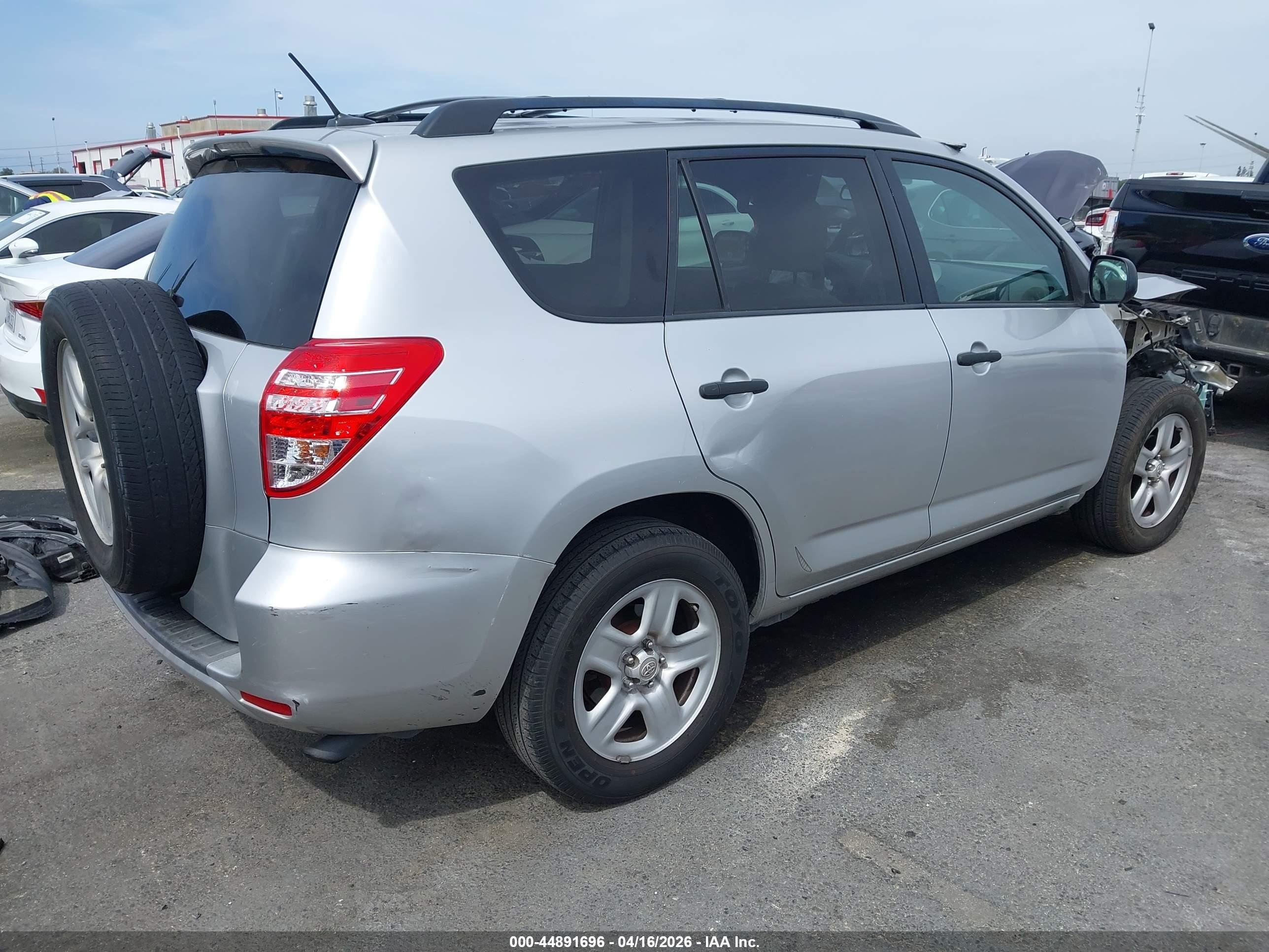 2011 Toyota Rav4   Silver vin: 2T3ZF4DV9BW068976