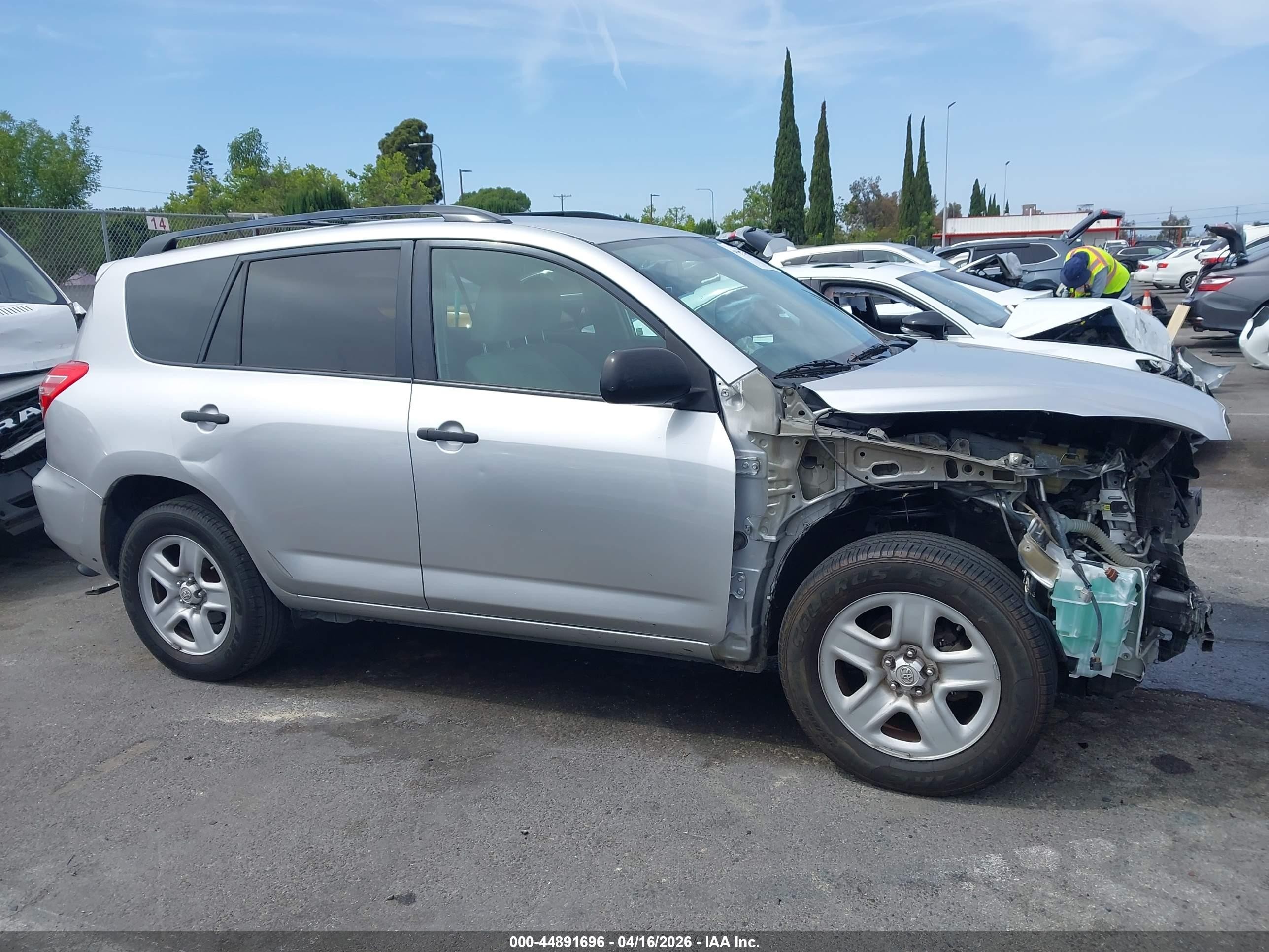 2011 Toyota Rav4   Silver vin: 2T3ZF4DV9BW068976