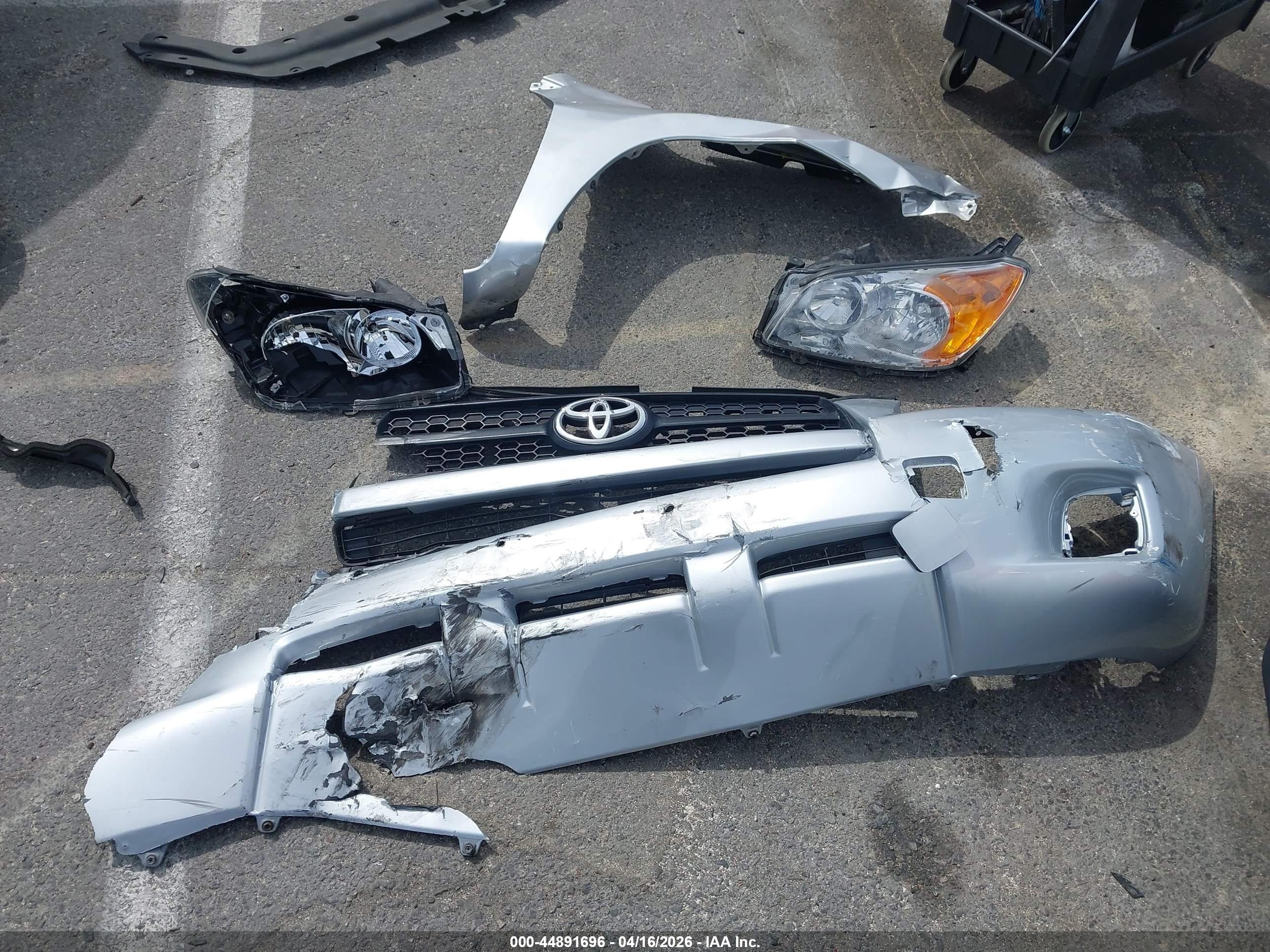 2011 Toyota Rav4   Silver vin: 2T3ZF4DV9BW068976