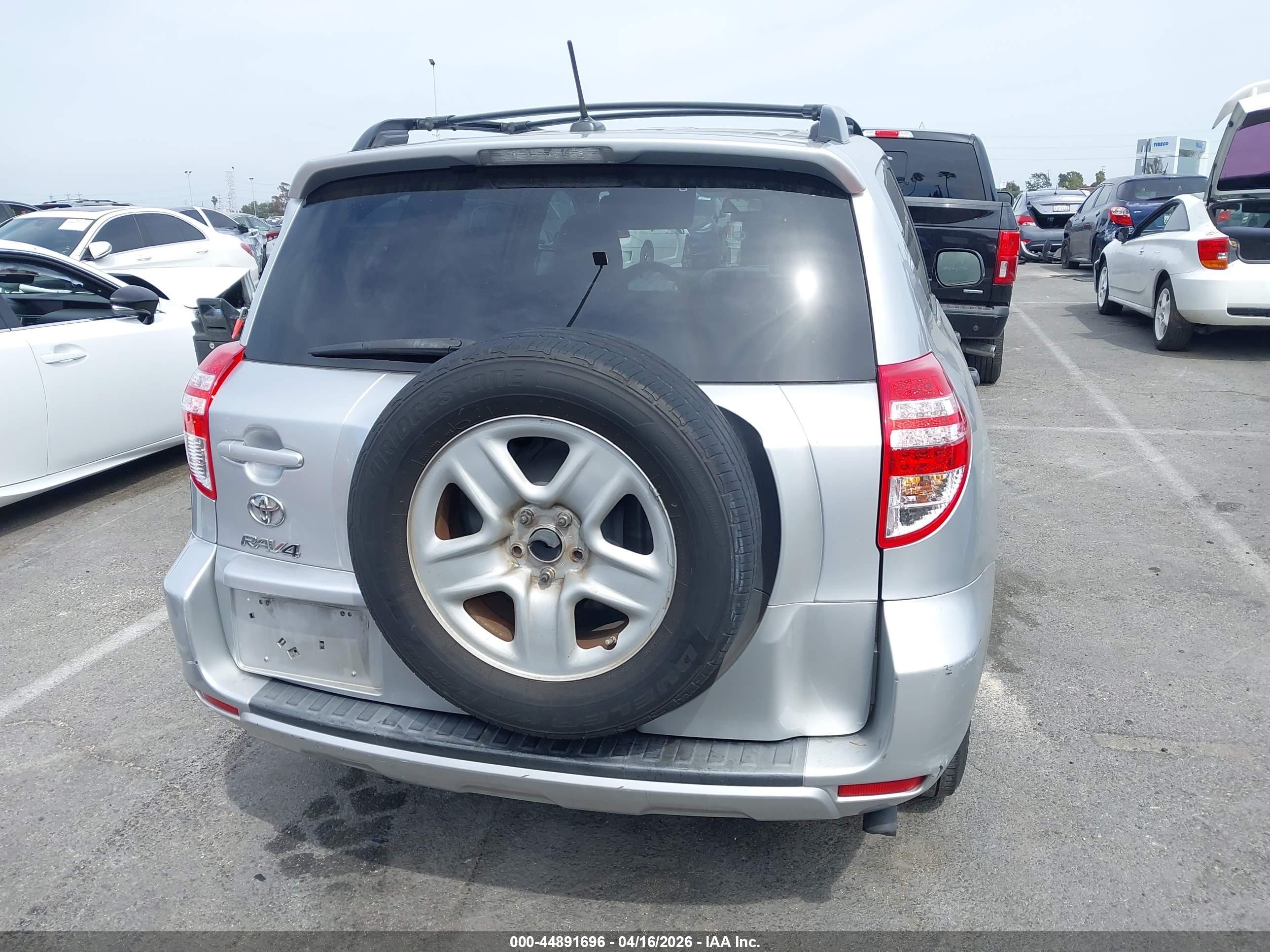 2011 Toyota Rav4   Silver vin: 2T3ZF4DV9BW068976