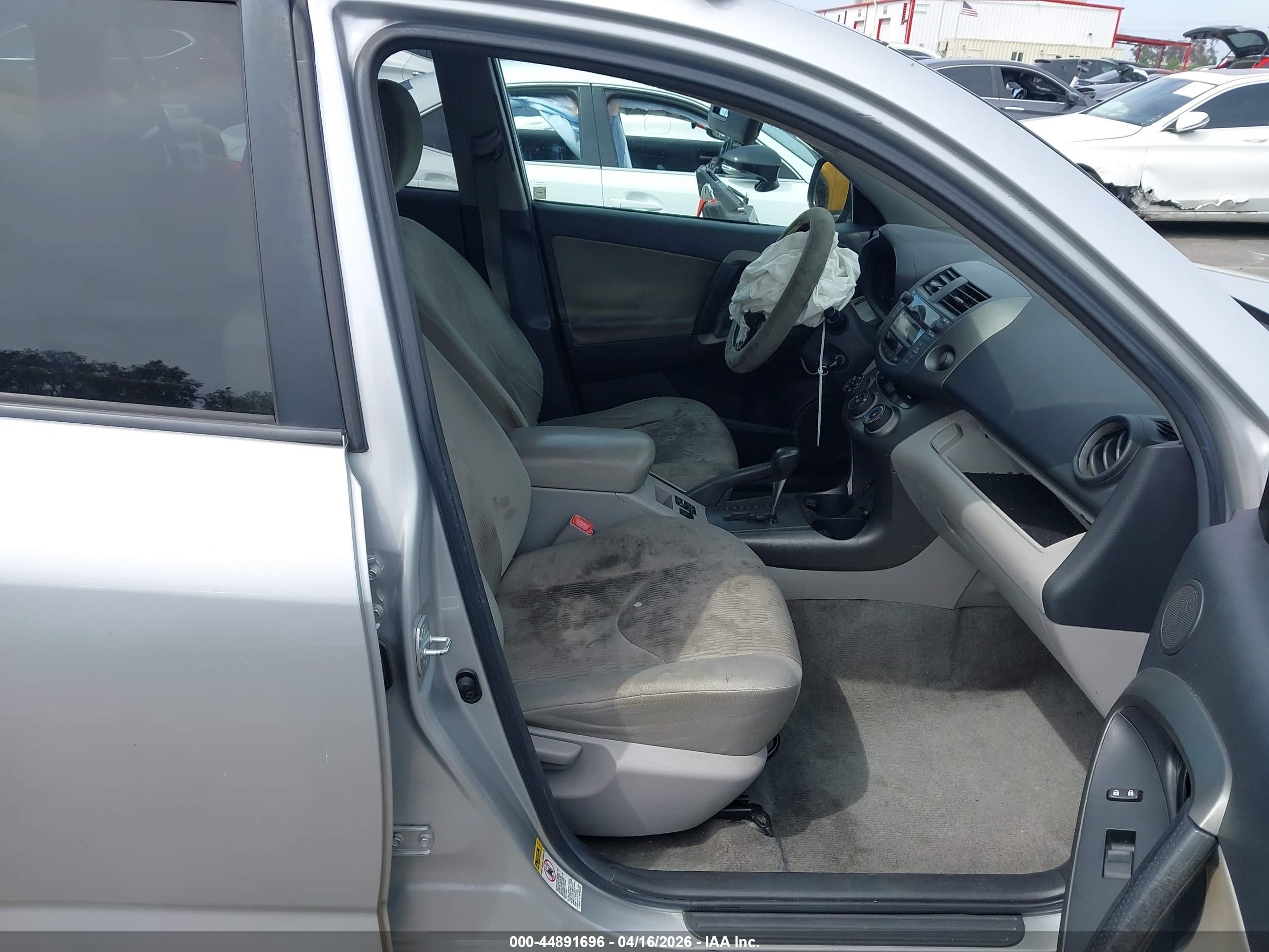 2011 Toyota Rav4   Silver vin: 2T3ZF4DV9BW068976