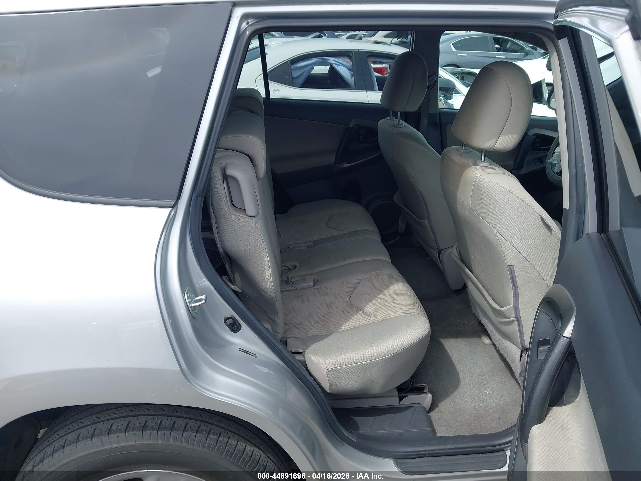 2011 Toyota Rav4   Silver vin: 2T3ZF4DV9BW068976