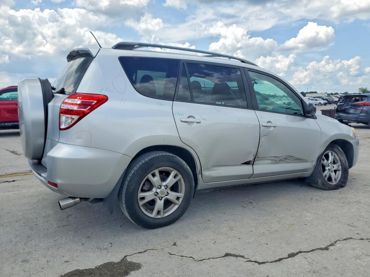 2011 Toyota Rav4 Base Silver vin: 2T3ZF4DV9BW090220