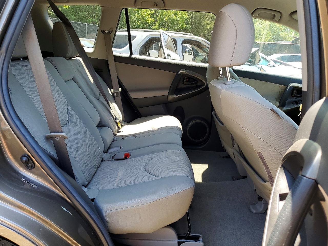 2011 Toyota Rav4 Base Tan vin: 2T3ZF4DV9BW093408