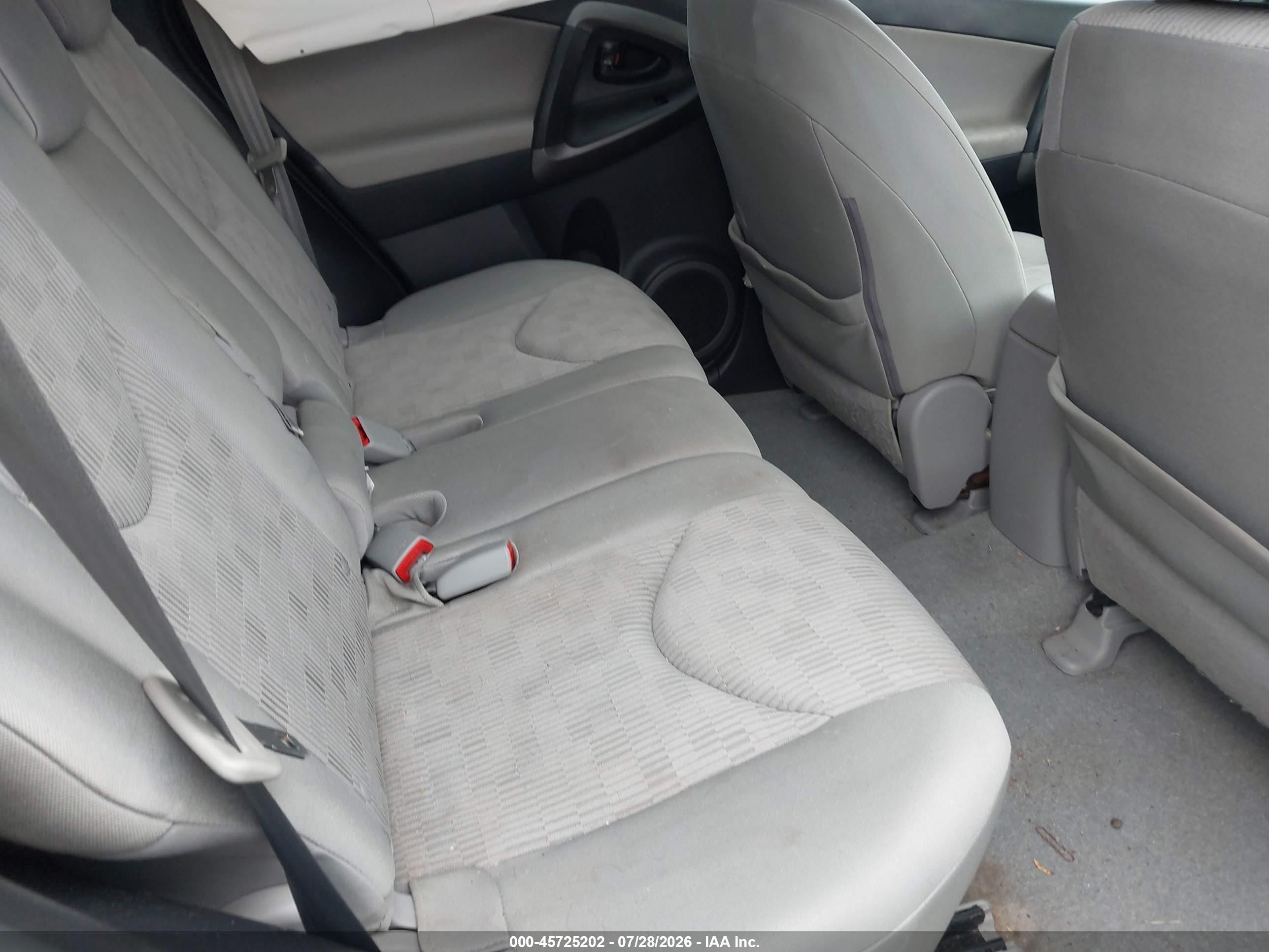 2011 Toyota Rav4   Silver vin: 2T3ZF4DV9BW097314