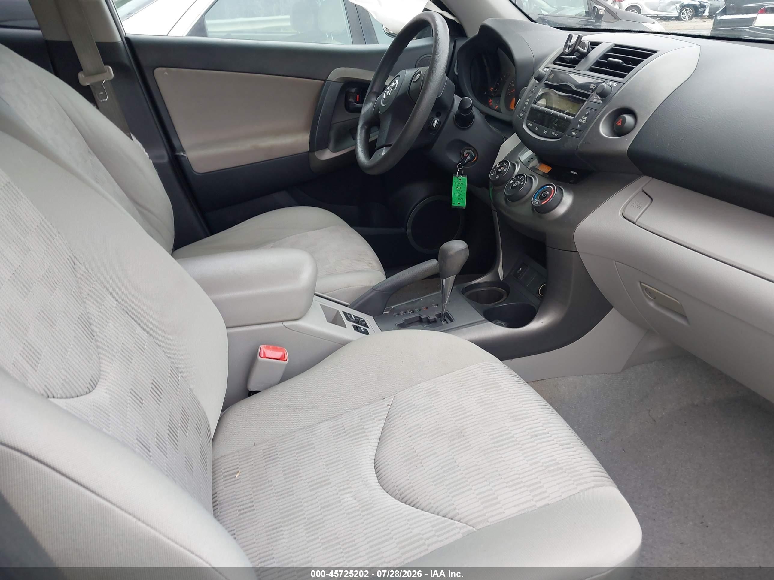 2011 Toyota Rav4   Silver vin: 2T3ZF4DV9BW097314