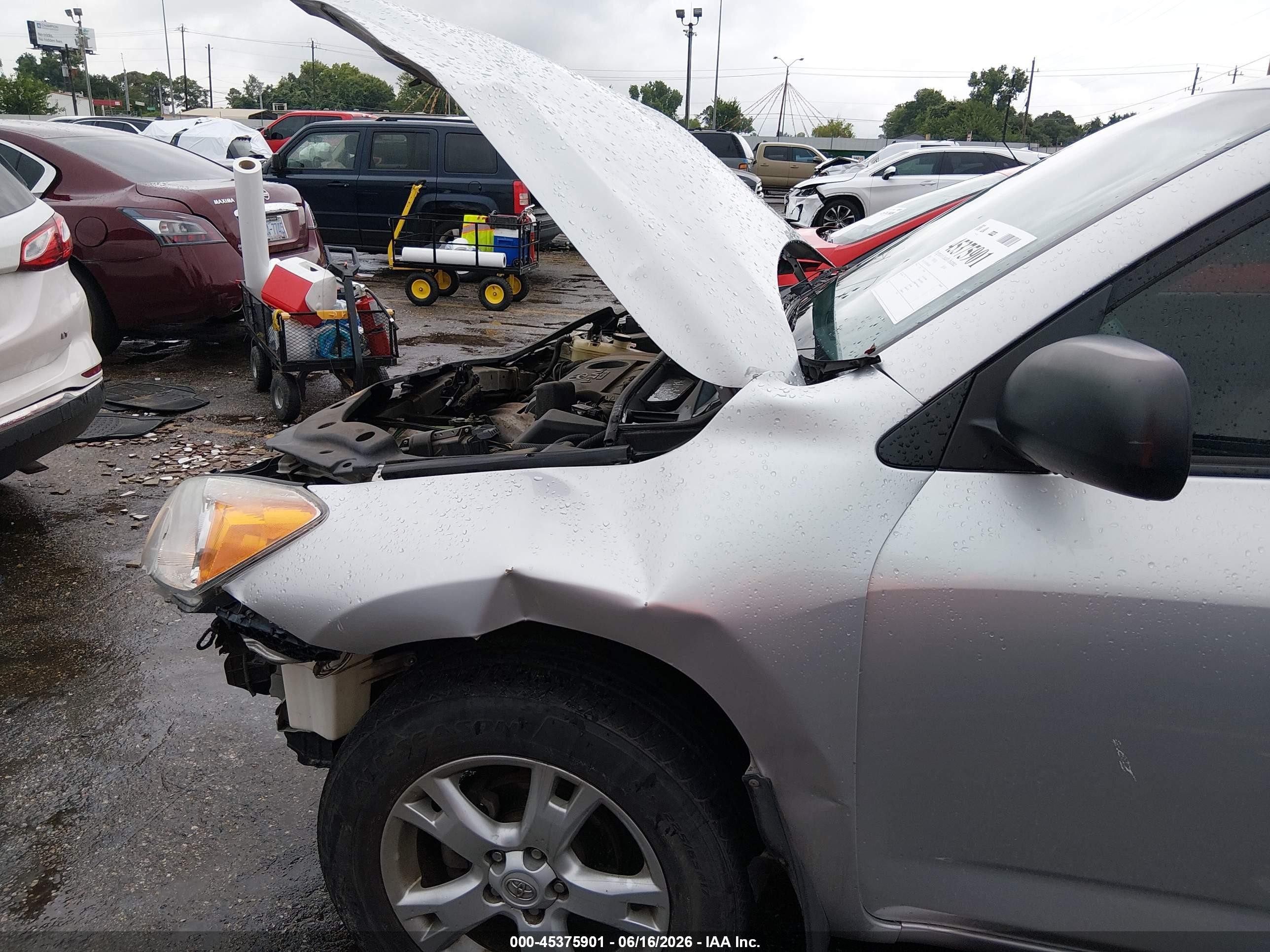 2011 Toyota Rav4   Silver vin: 2T3ZF4DV9BW100003