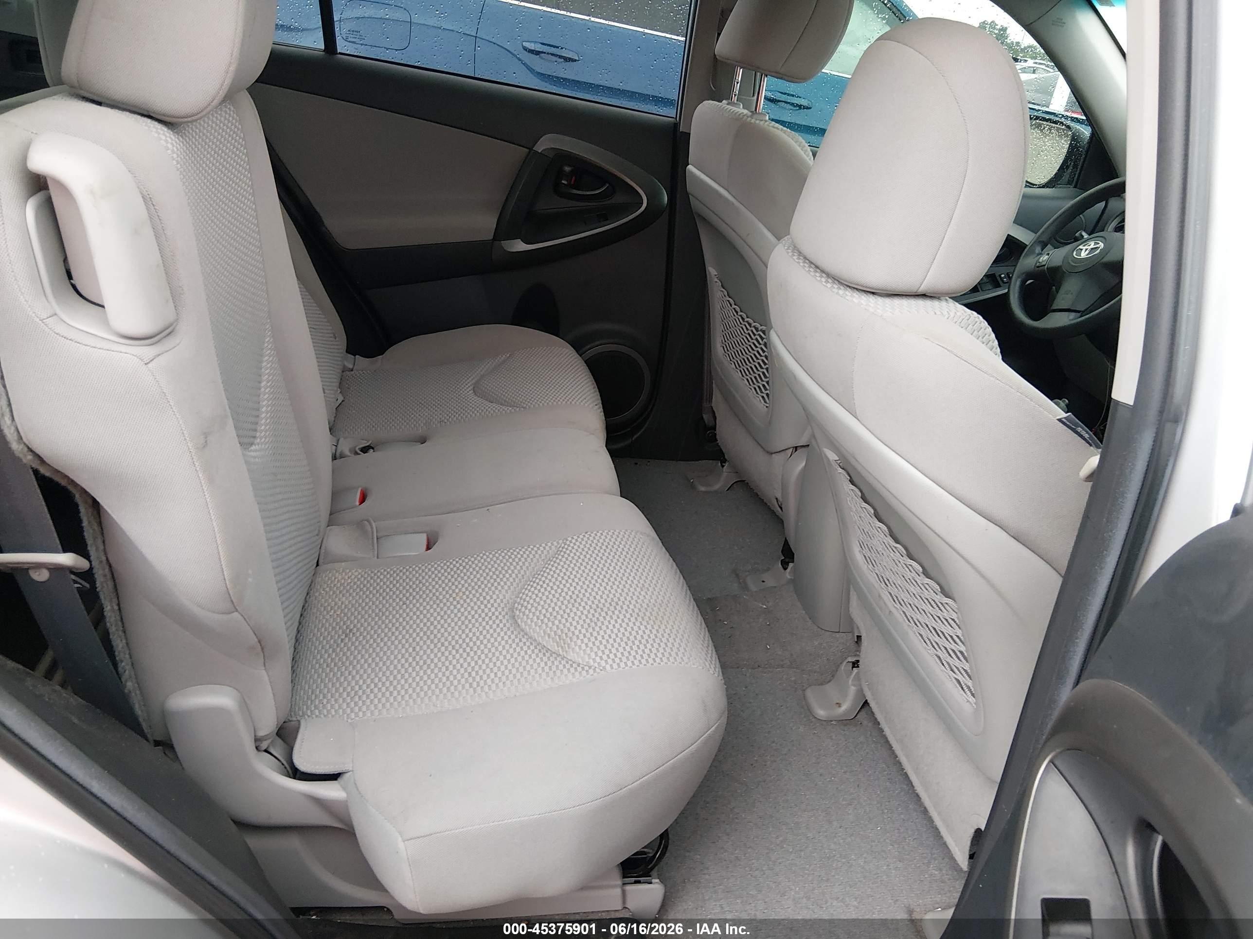 2011 Toyota Rav4   Silver vin: 2T3ZF4DV9BW100003