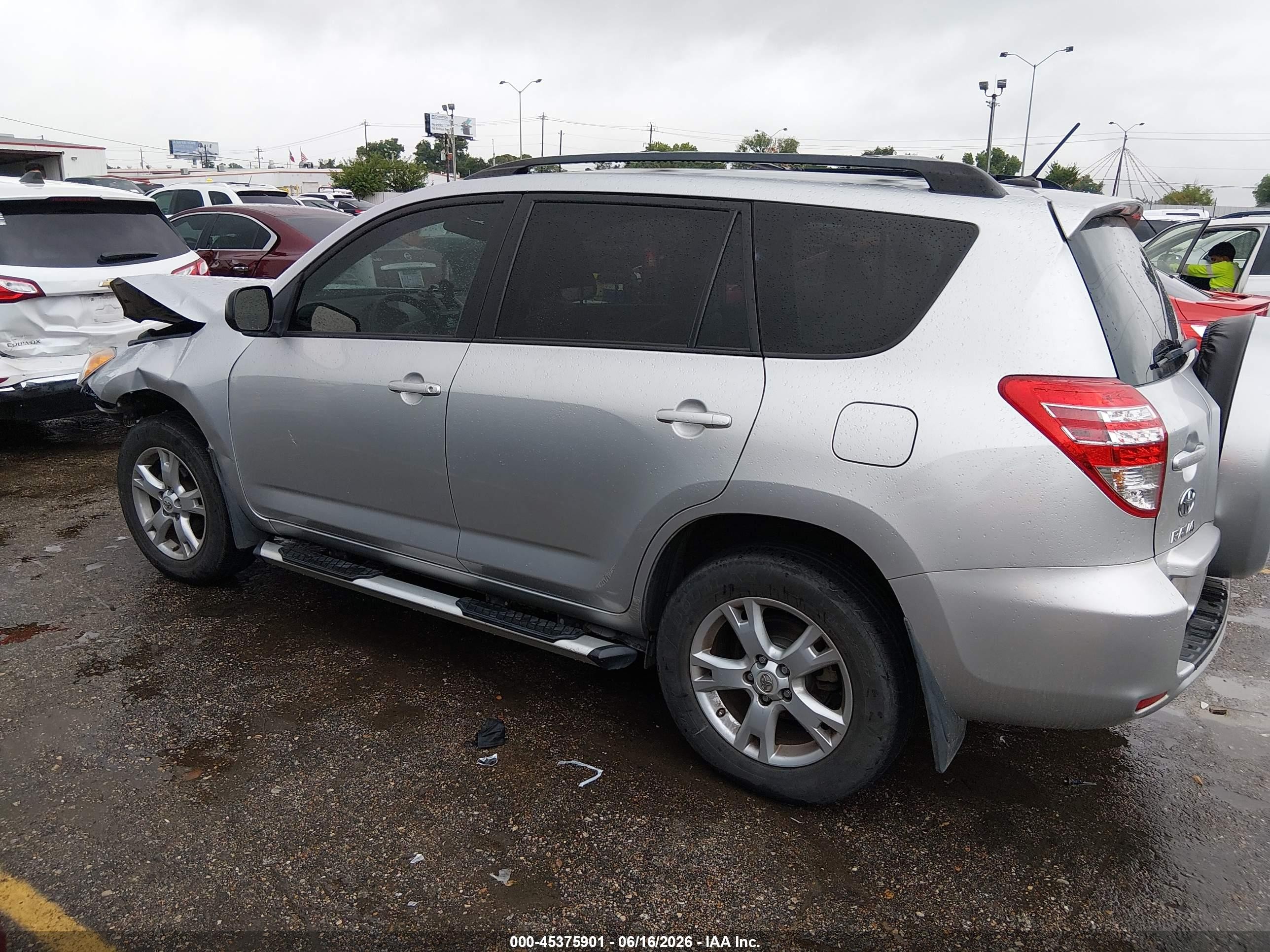 2011 Toyota Rav4   Silver vin: 2T3ZF4DV9BW100003