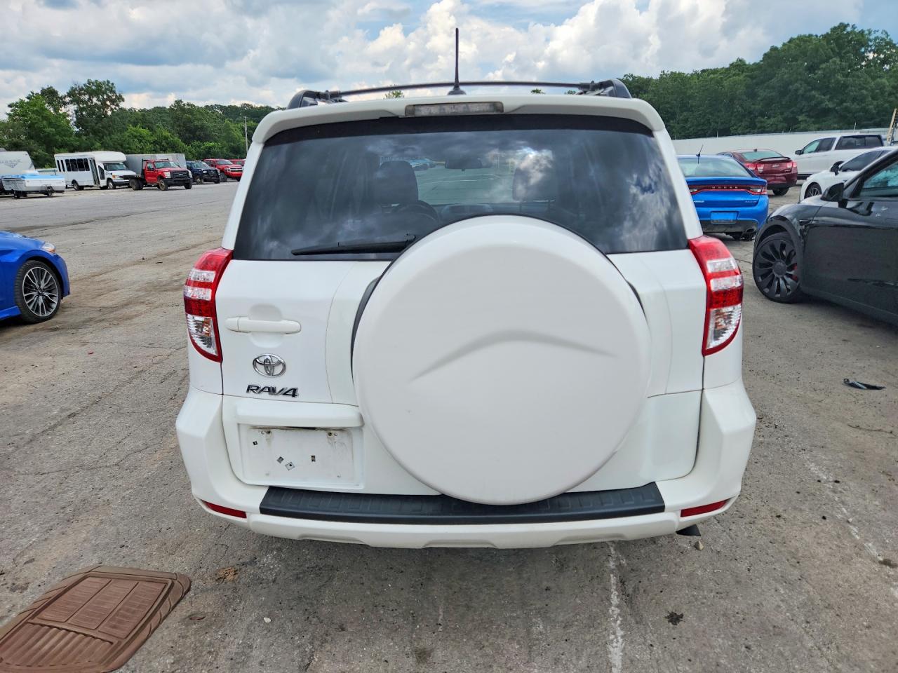 2012 Toyota Rav4 Base White vin: 2T3ZF4DV9CW144648