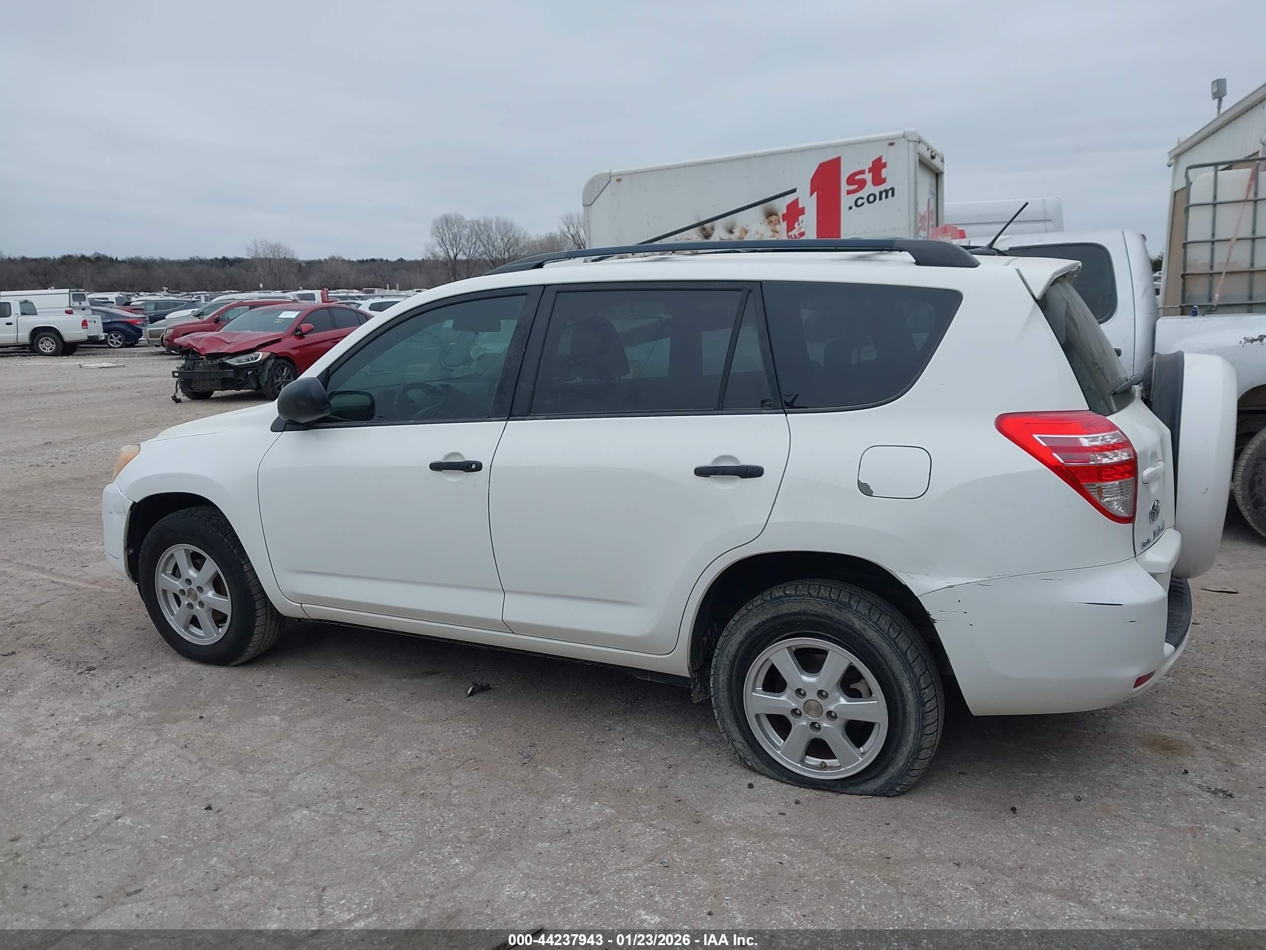 2010 Toyota Rav4   Белый vin: 2T3ZF4DVXAW018392