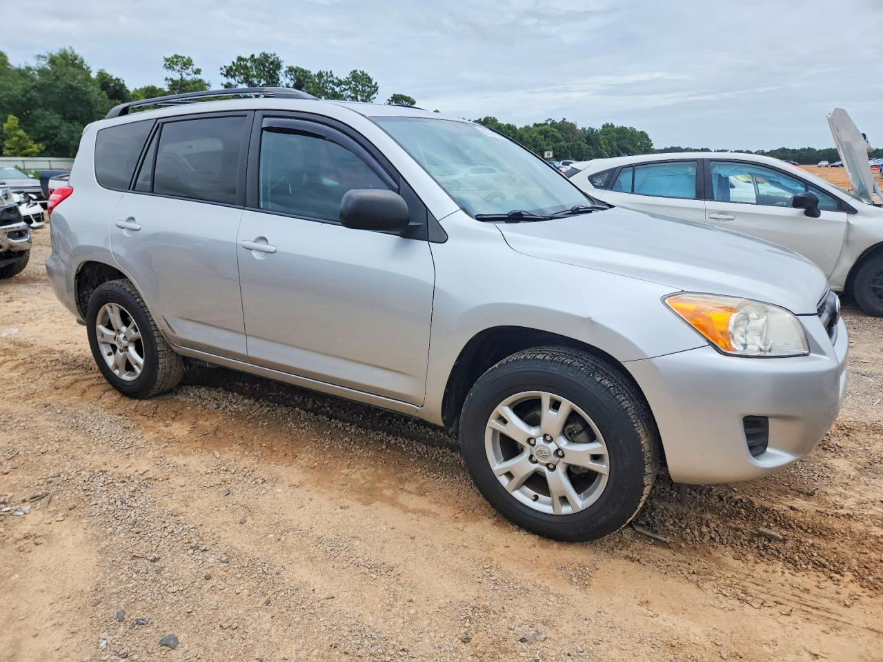 2011 Toyota Rav4 Base Silver vin: 2T3ZF4DVXBW055072