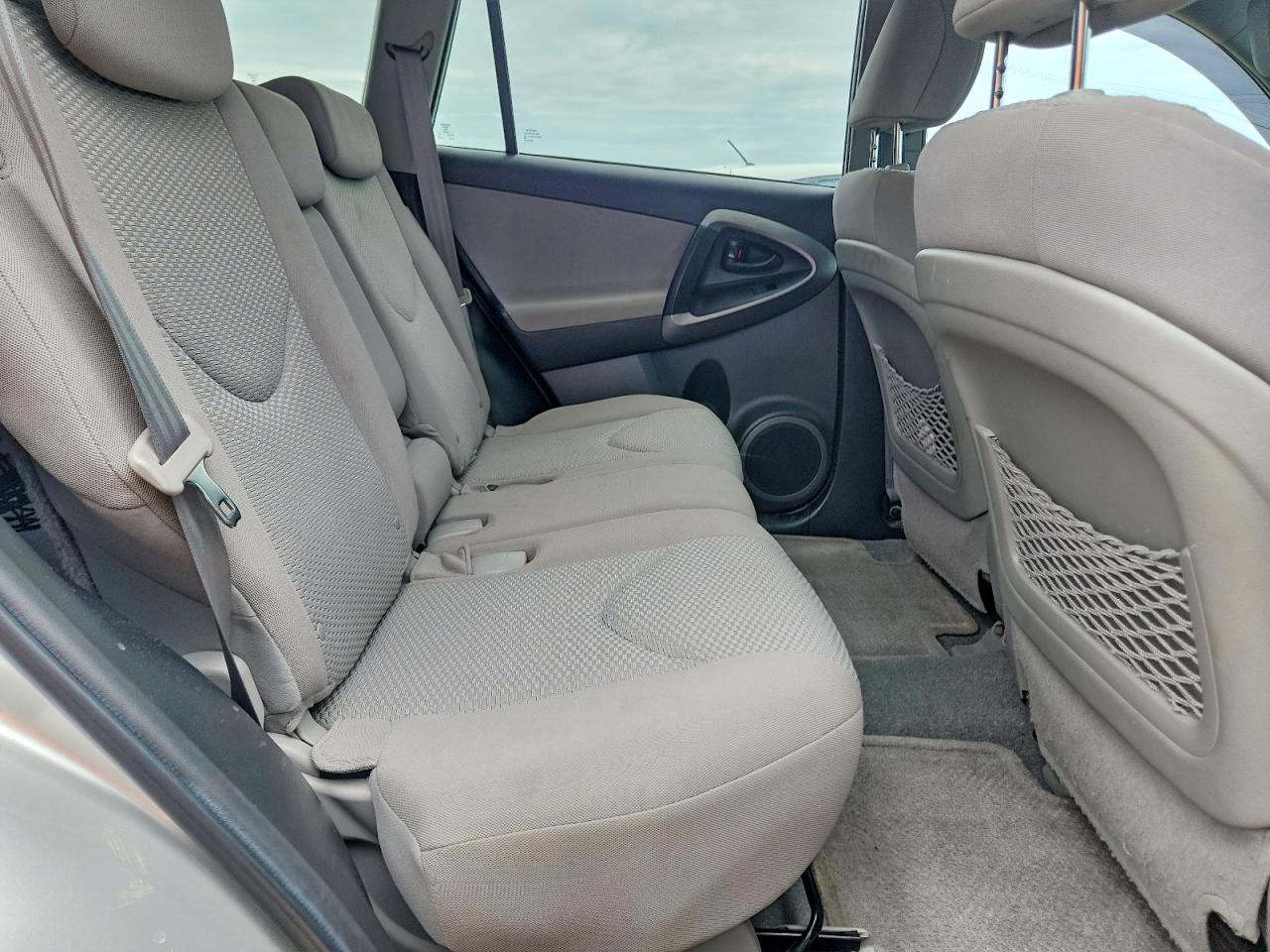 2011 Toyota Rav4 Base Silver vin: 2T3ZF4DVXBW055072