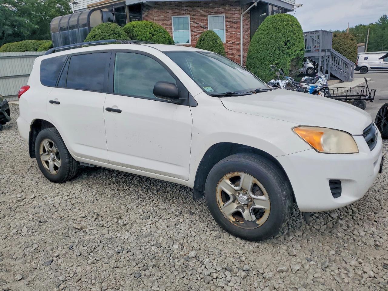 2011 Toyota Rav4 Base White vin: 2T3ZF4DVXBW056092