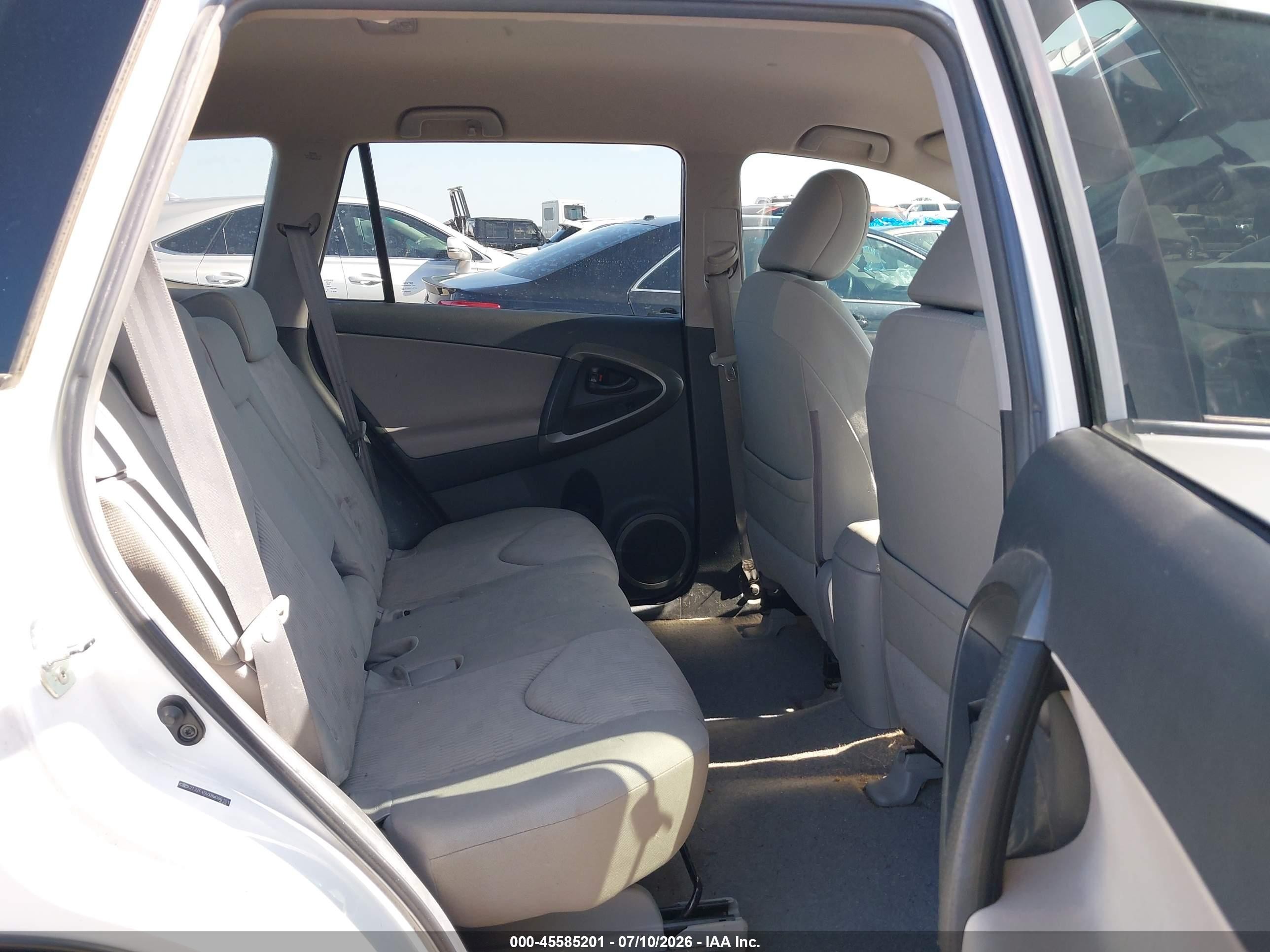 2011 Toyota Rav4   White vin: 2T3ZF4DVXBW086161