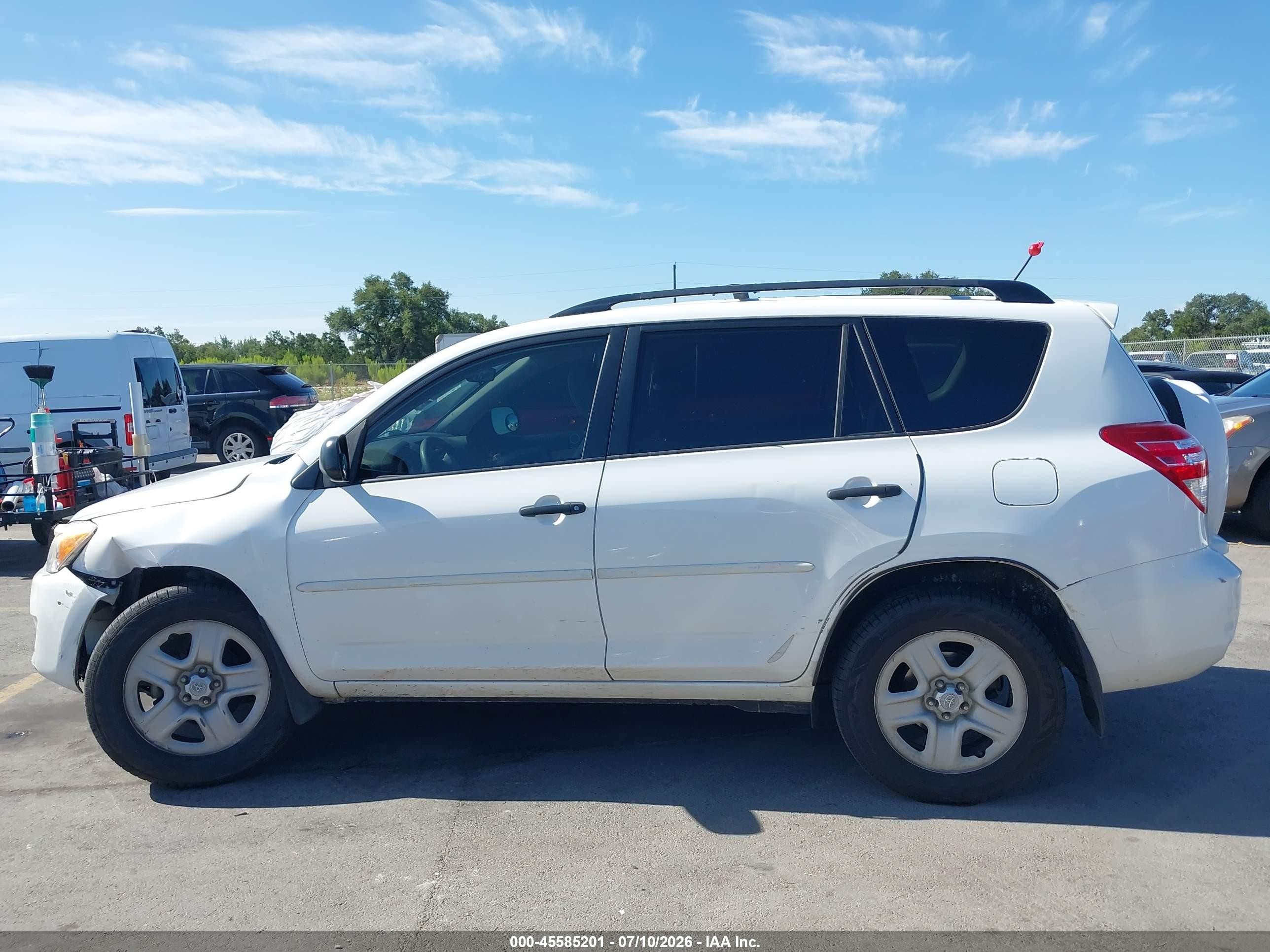 2011 Toyota Rav4   White vin: 2T3ZF4DVXBW086161