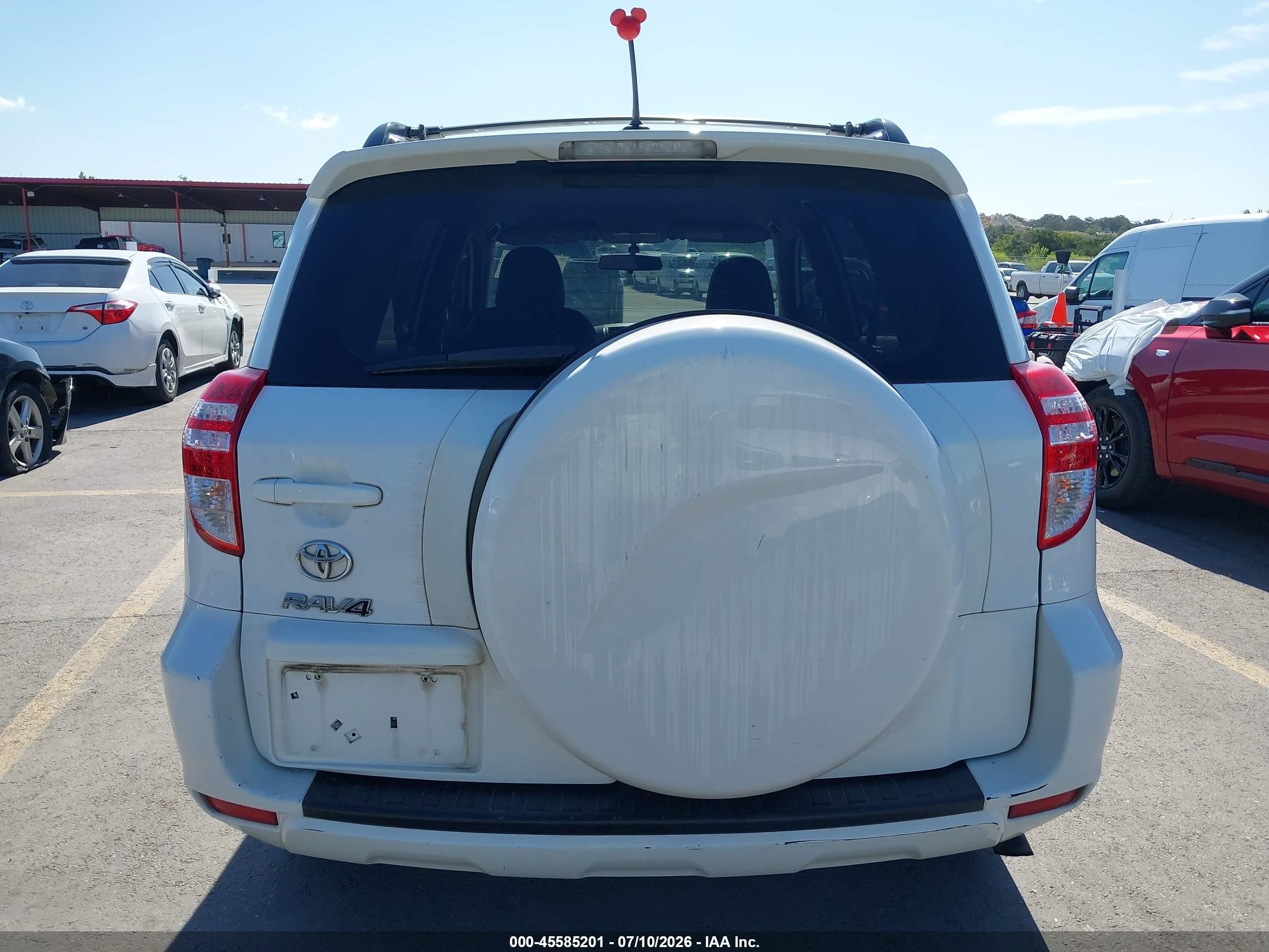 2011 Toyota Rav4   White vin: 2T3ZF4DVXBW086161