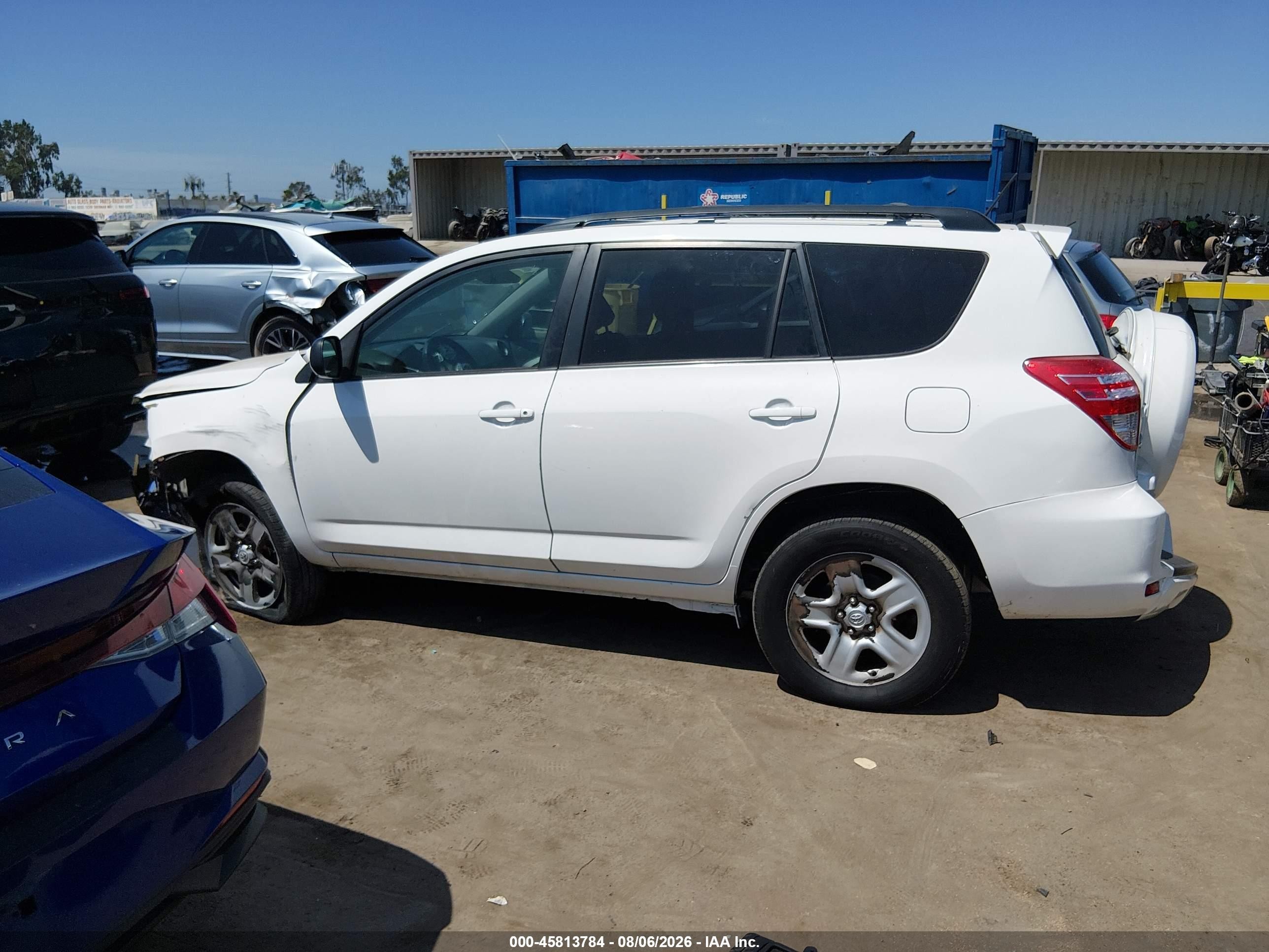 2011 Toyota Rav4   White vin: 2T3ZF4DVXBW099864