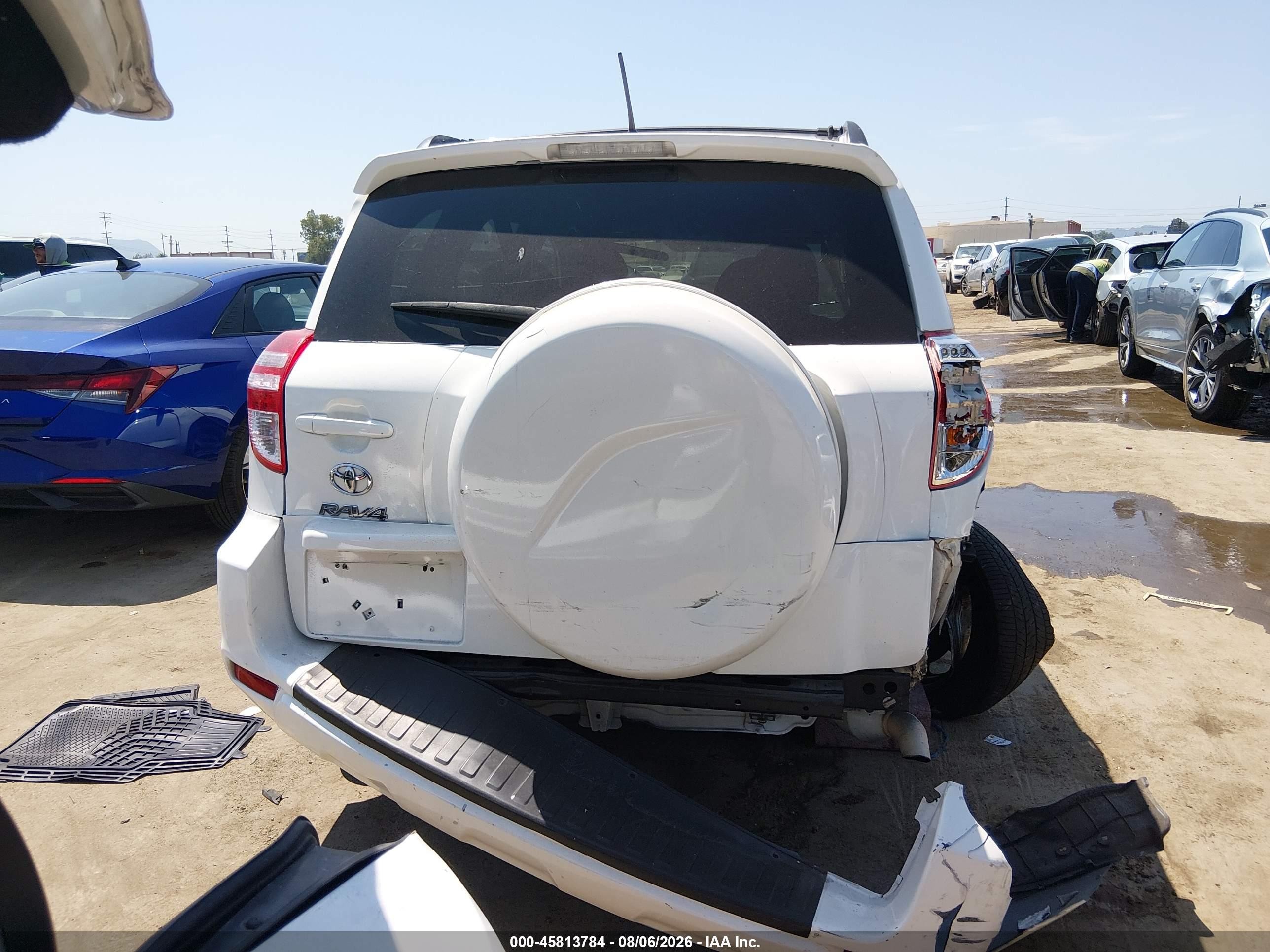2011 Toyota Rav4   White vin: 2T3ZF4DVXBW099864
