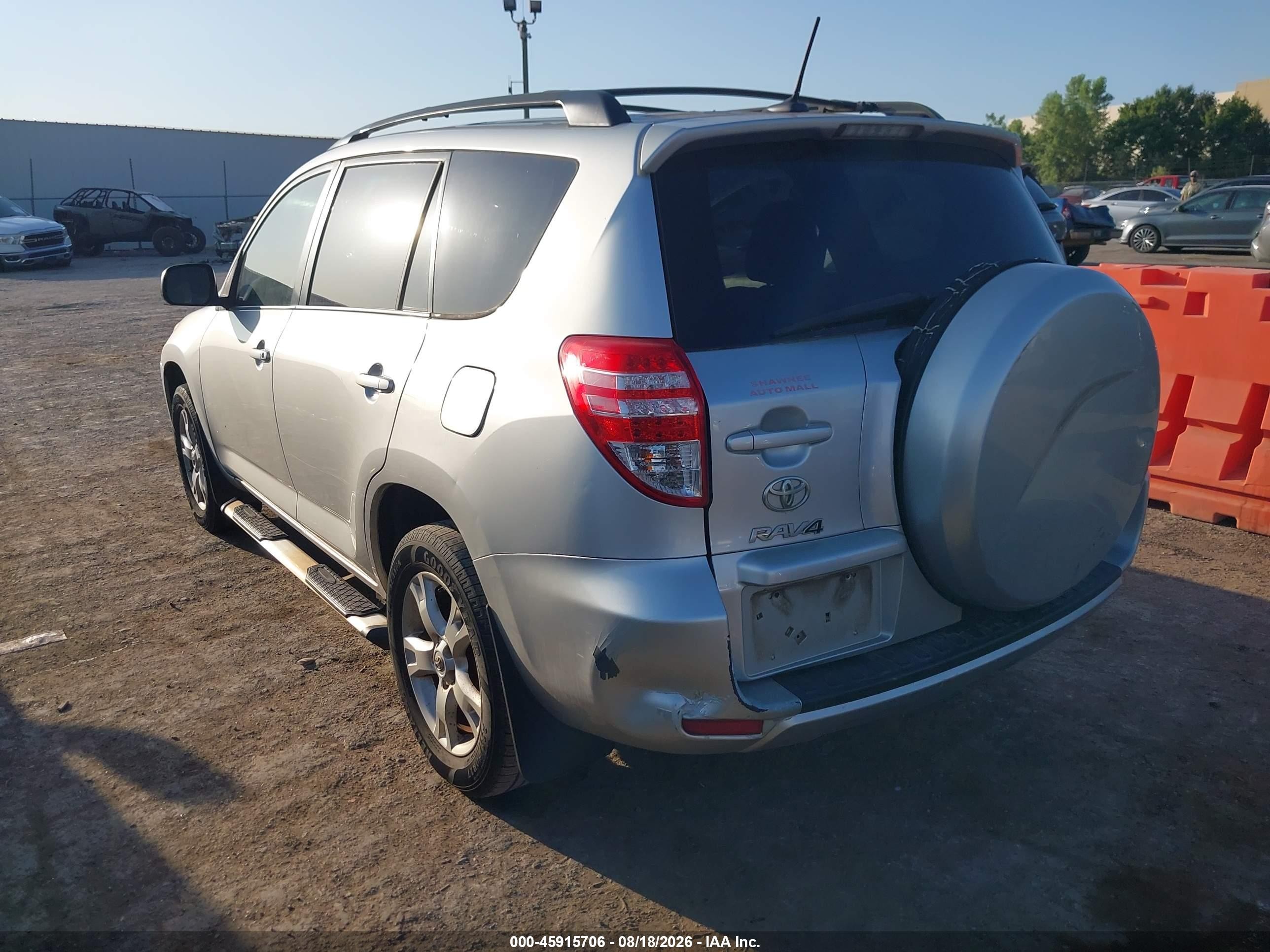 2011 Toyota Rav4   Silver vin: 2T3ZF4DVXBW101192