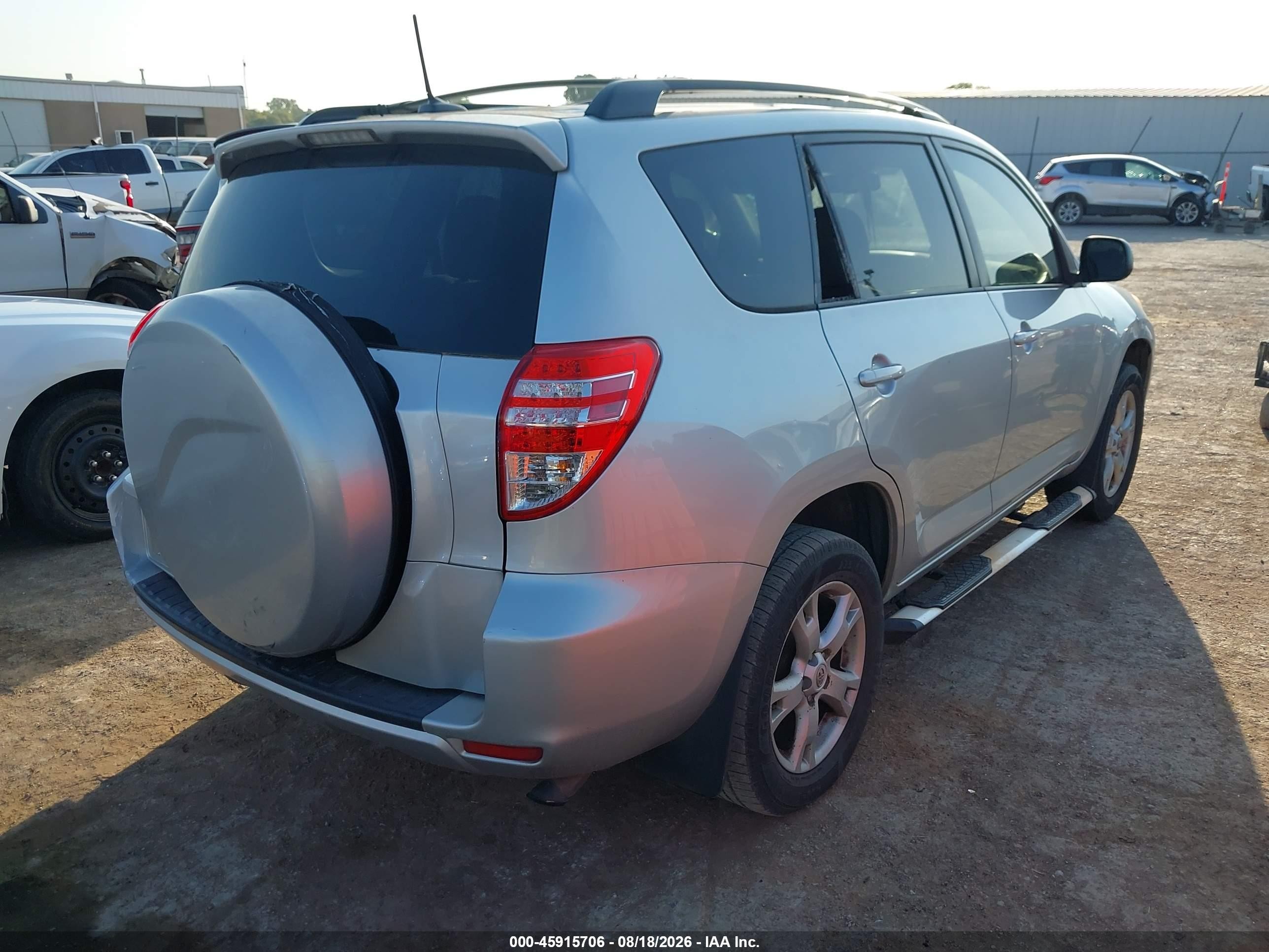 2011 Toyota Rav4   Silver vin: 2T3ZF4DVXBW101192