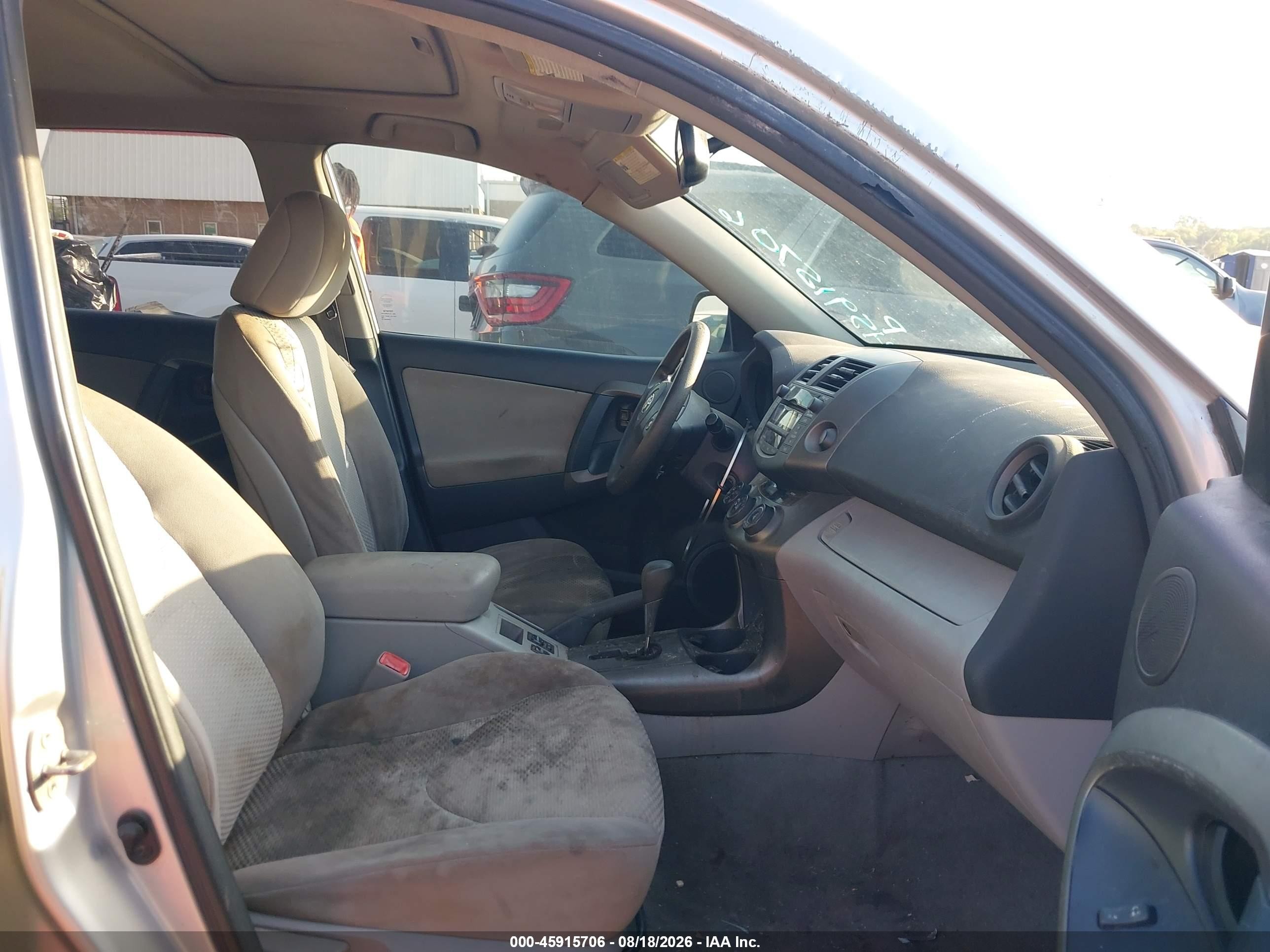 2011 Toyota Rav4   Silver vin: 2T3ZF4DVXBW101192