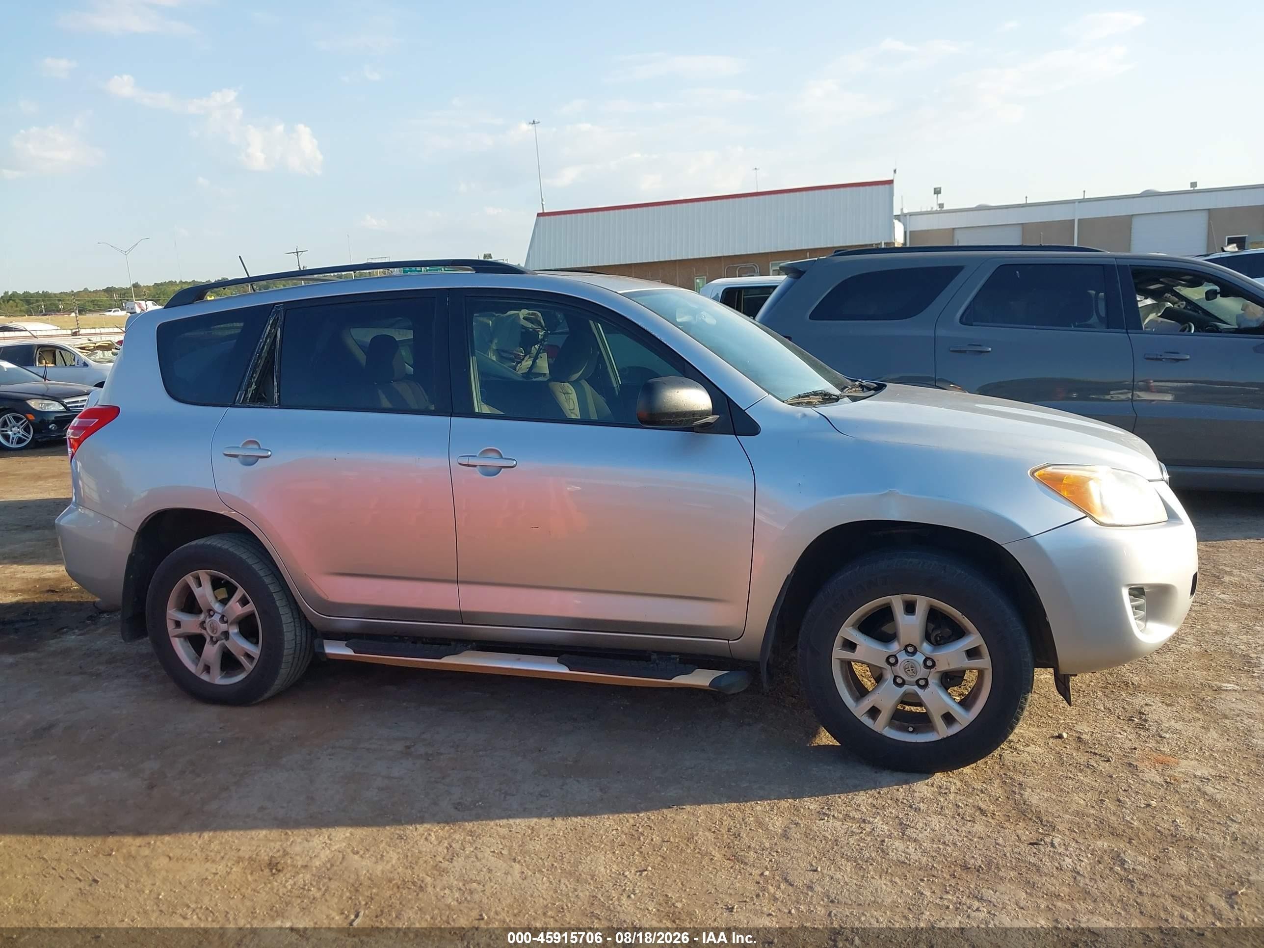 2011 Toyota Rav4   Silver vin: 2T3ZF4DVXBW101192