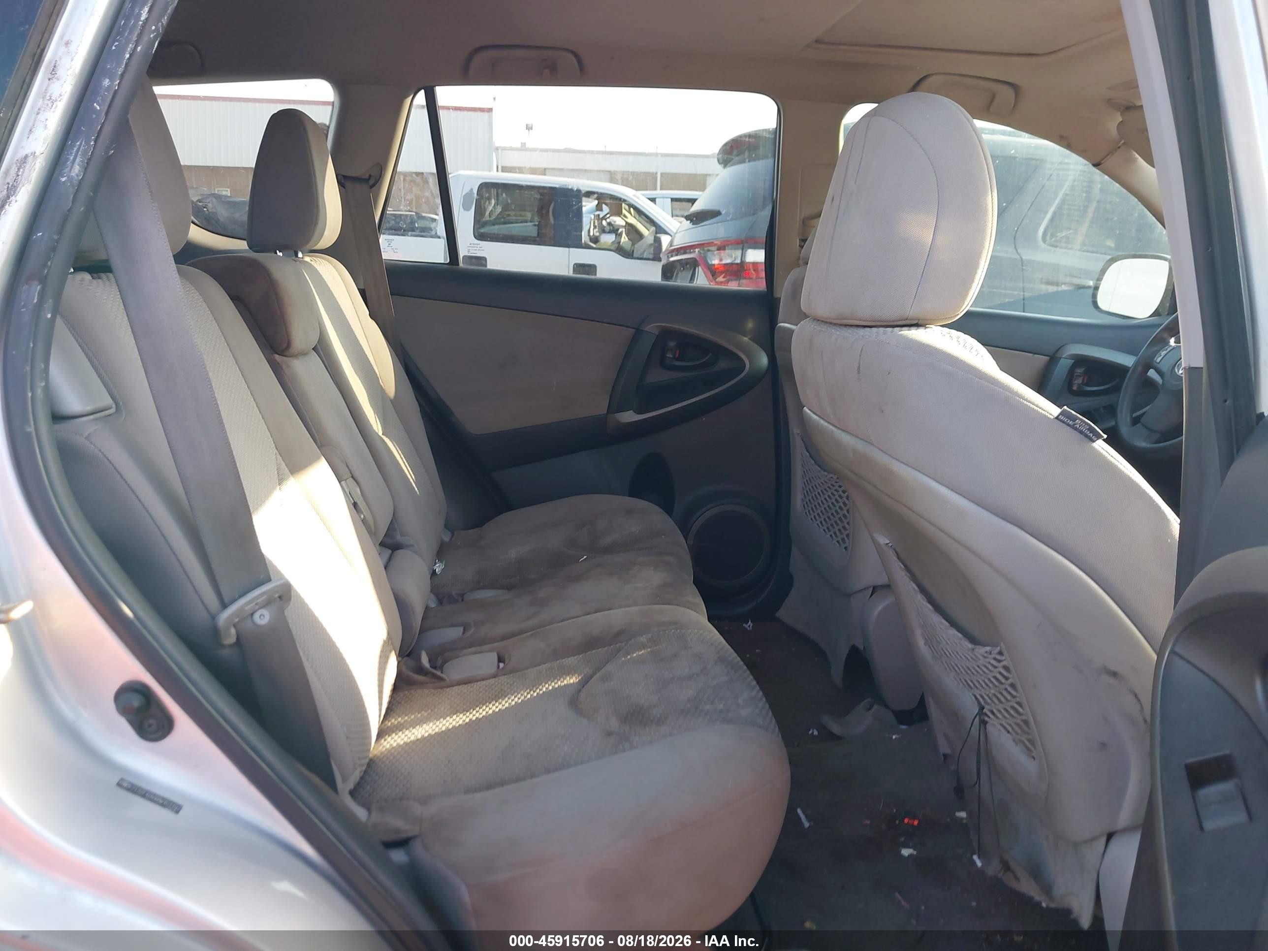 2011 Toyota Rav4   Silver vin: 2T3ZF4DVXBW101192