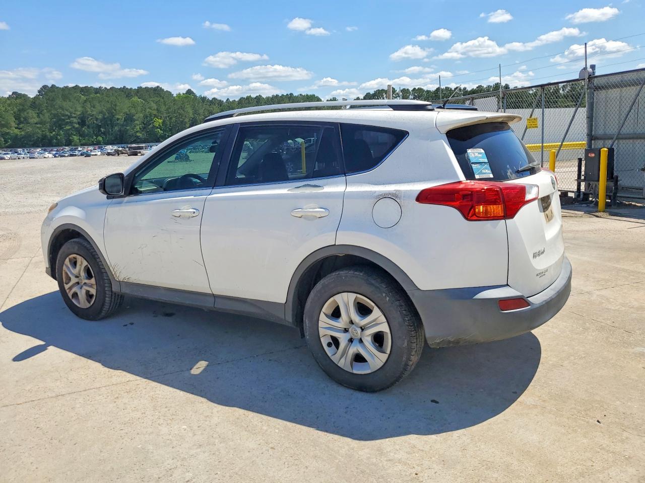 2013 Toyota Rav4 Le White vin: 2T3ZFREV0DW039090