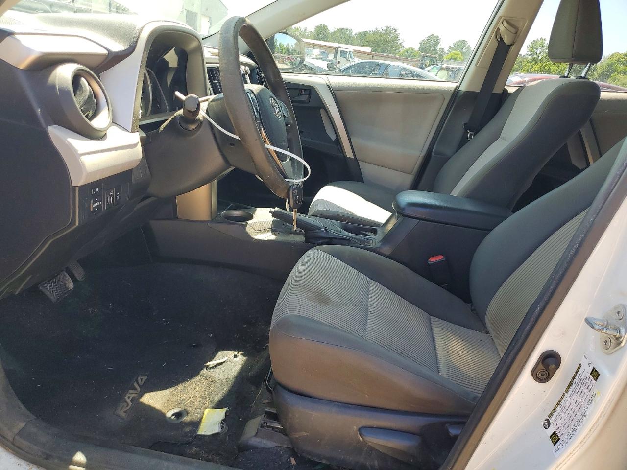 2013 Toyota Rav4 Le White vin: 2T3ZFREV0DW039090