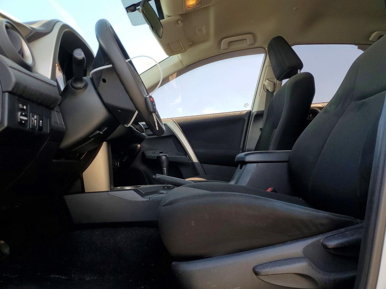 2014 Toyota Rav4 Le White vin: 2T3ZFREV0EW082989