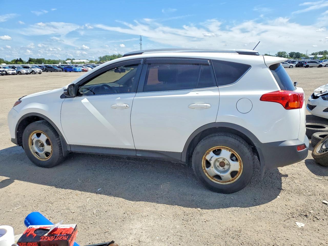 2014 Toyota Rav4 Le White vin: 2T3ZFREV0EW082989