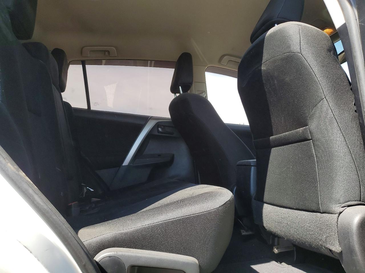 2014 Toyota Rav4 Le White vin: 2T3ZFREV0EW082989